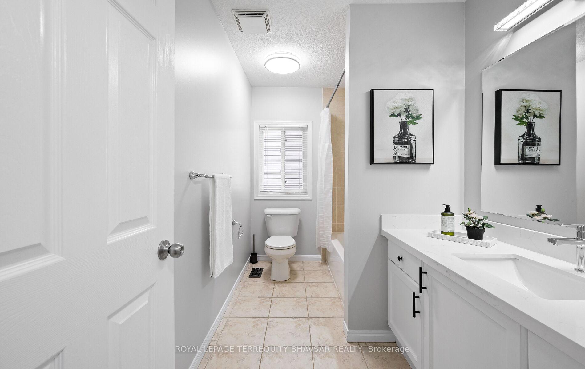Photo 37 of 111 Parkvale Drive, Kitchener, Huron Park — HOMEH