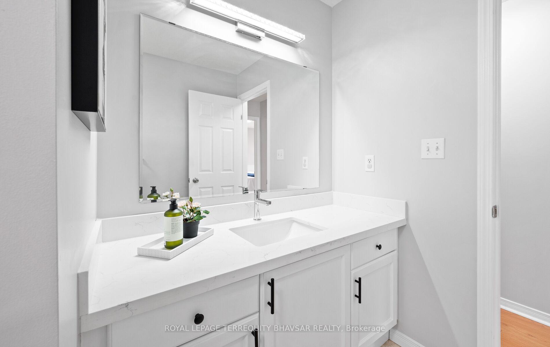 Photo 38 of 111 Parkvale Drive, Kitchener, Huron Park — HOMEH