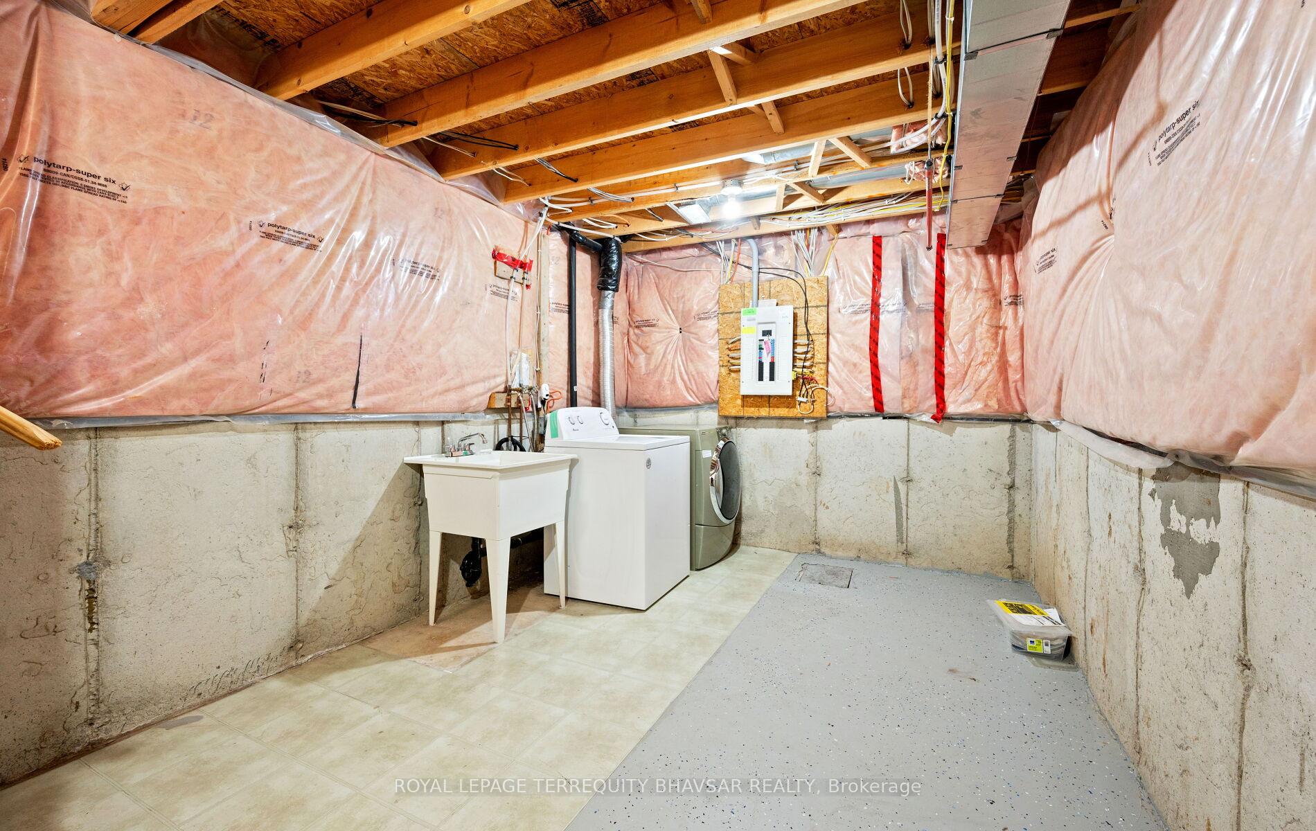 Photo 41 of 111 Parkvale Drive, Kitchener, Huron Park — HOMEH