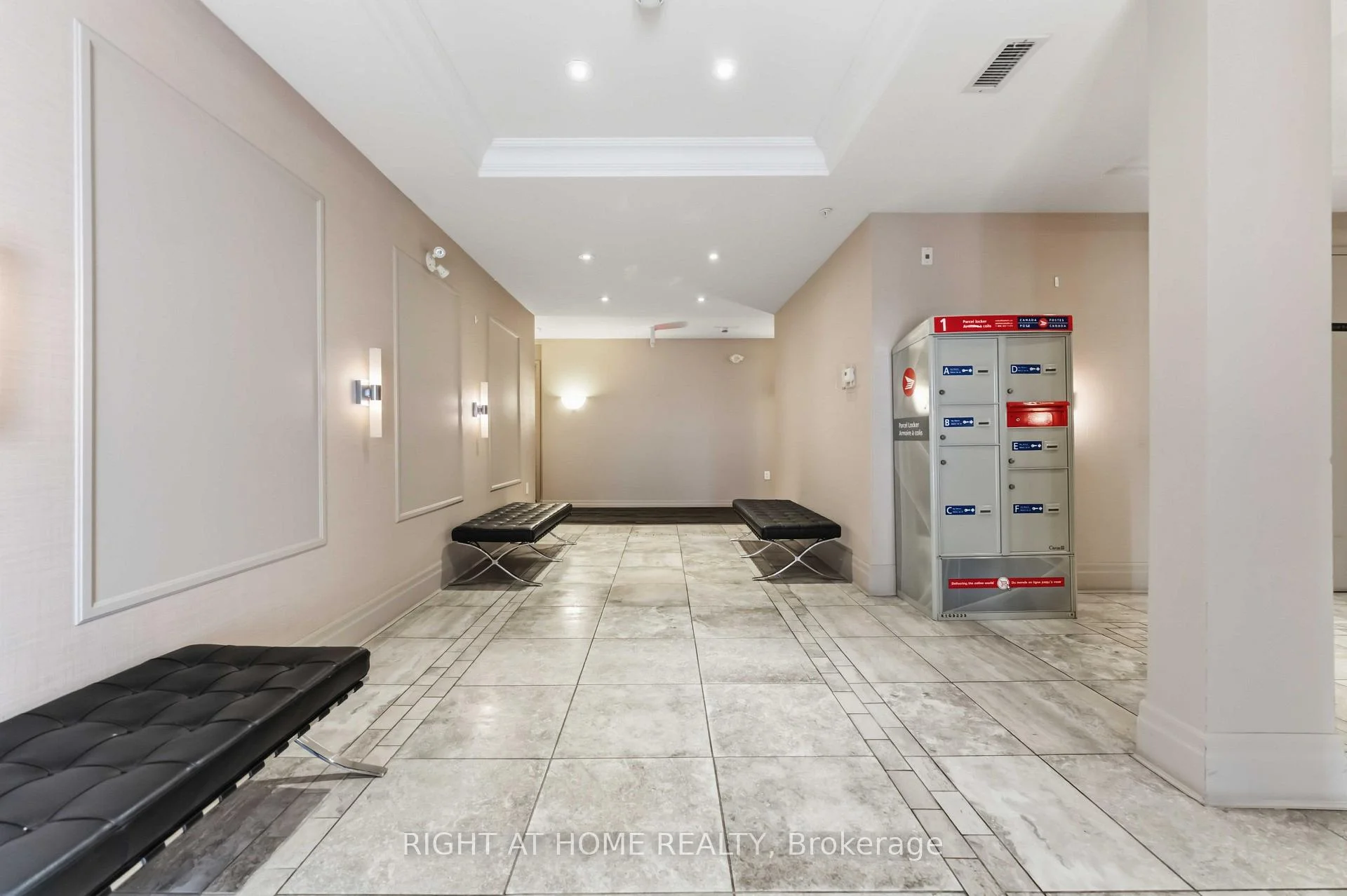 Photo 4 of Unit 405, 200 Winterfell Private, Ottawa, Hunt Club Park — HOMEH