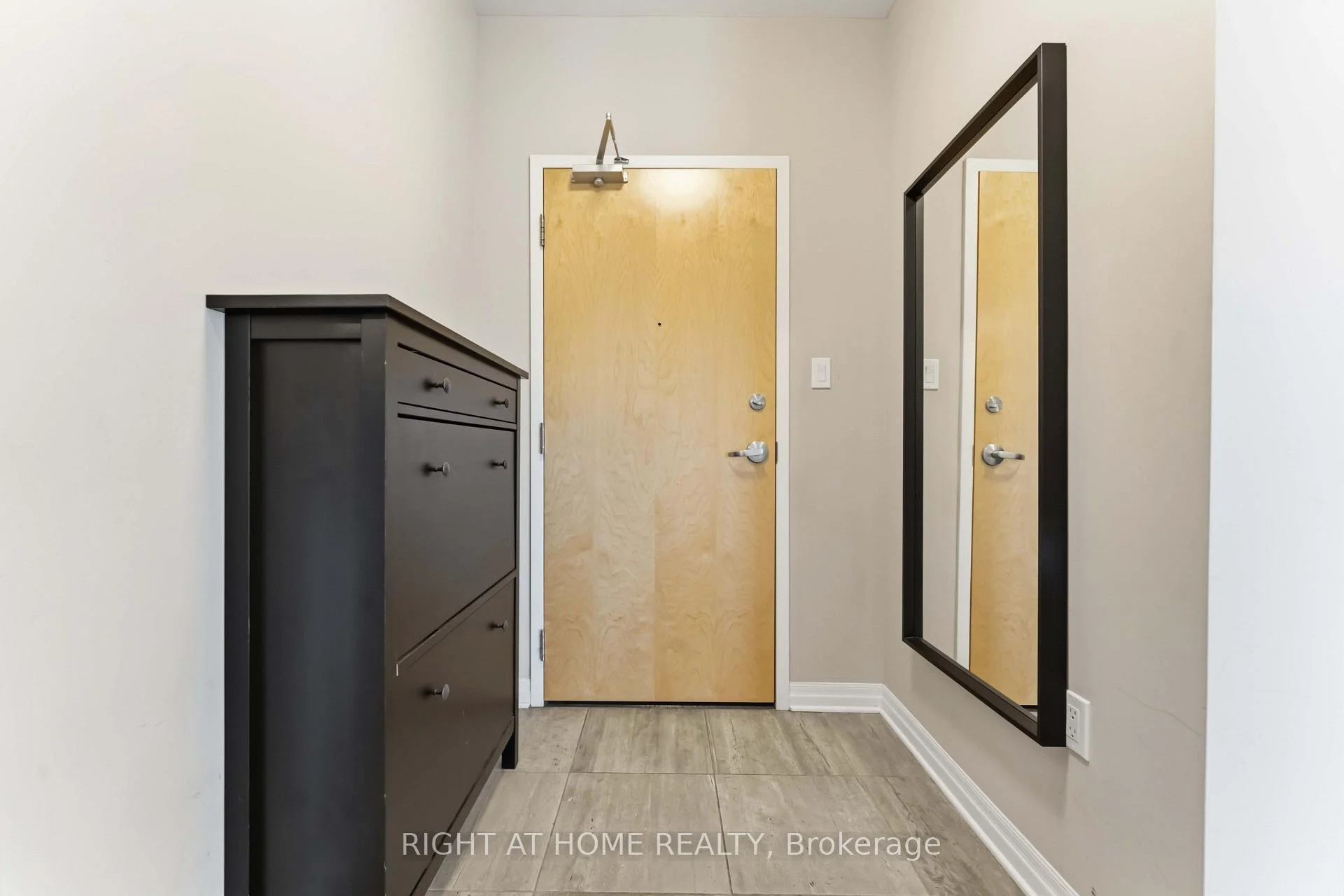 Photo 6 of Unit 405, 200 Winterfell Private, Ottawa, Hunt Club Park — HOMEH