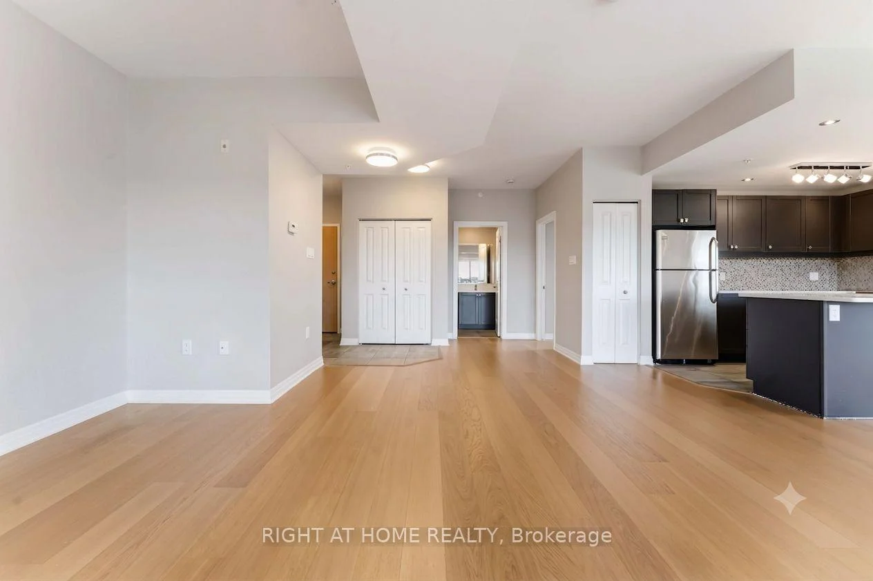 Photo 10 of Unit 405, 200 Winterfell Private, Ottawa, Hunt Club Park — HOMEH