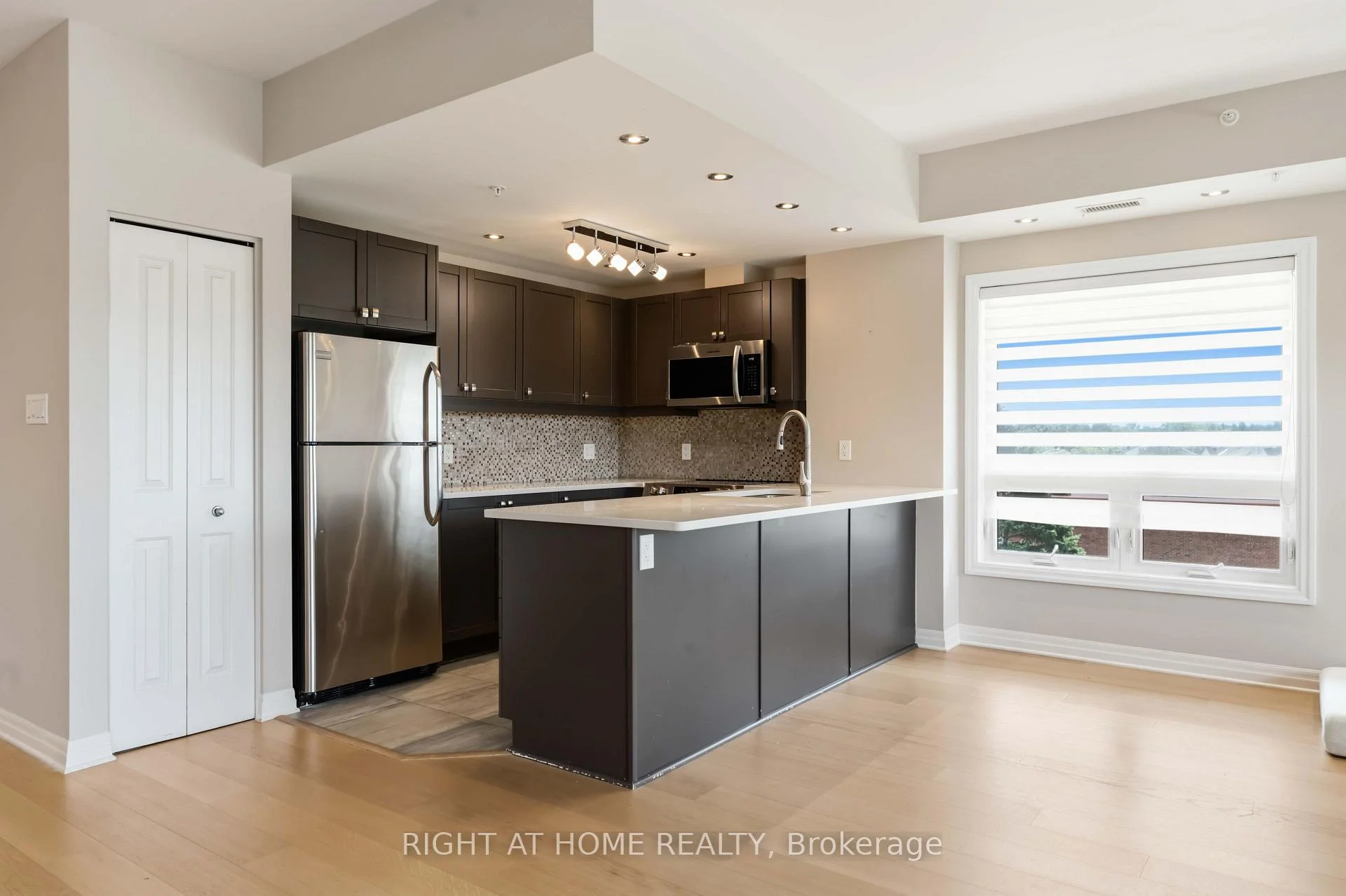 Photo 12 of Unit 405, 200 Winterfell Private, Ottawa, Hunt Club Park — HOMEH