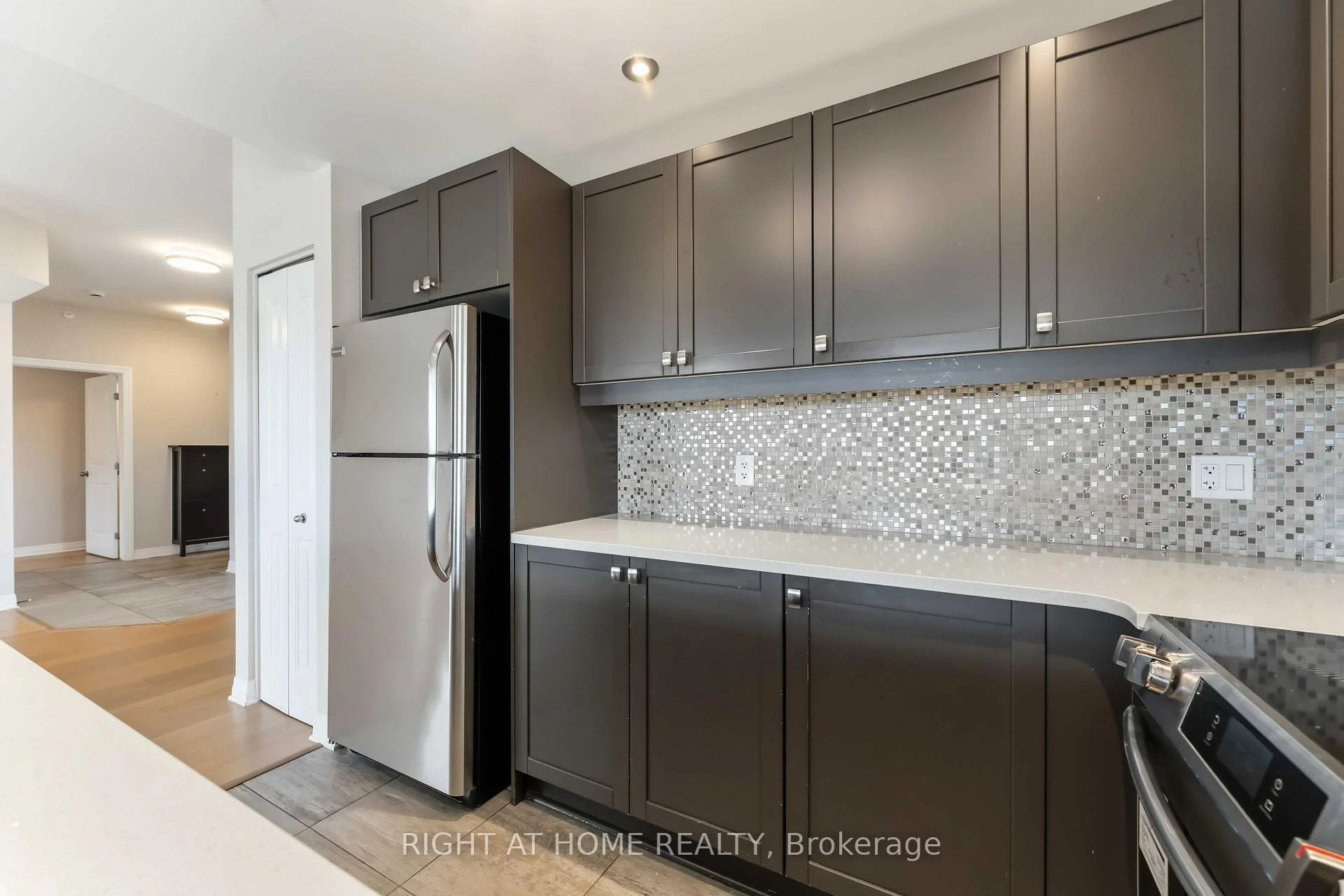 Photo 15 of Unit 405, 200 Winterfell Private, Ottawa, Hunt Club Park — HOMEH