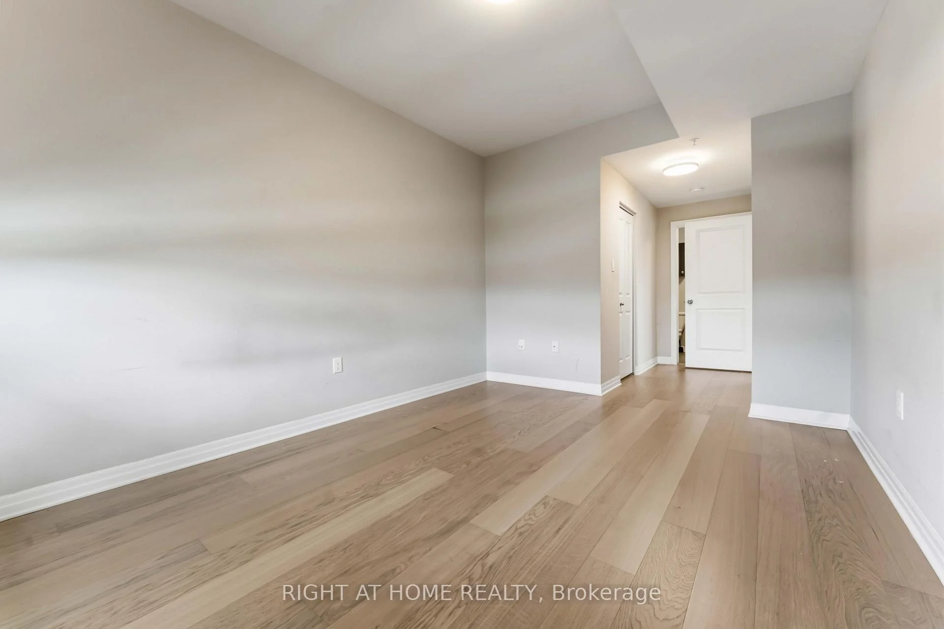 Photo 19 of Unit 405, 200 Winterfell Private, Ottawa, Hunt Club Park — HOMEH