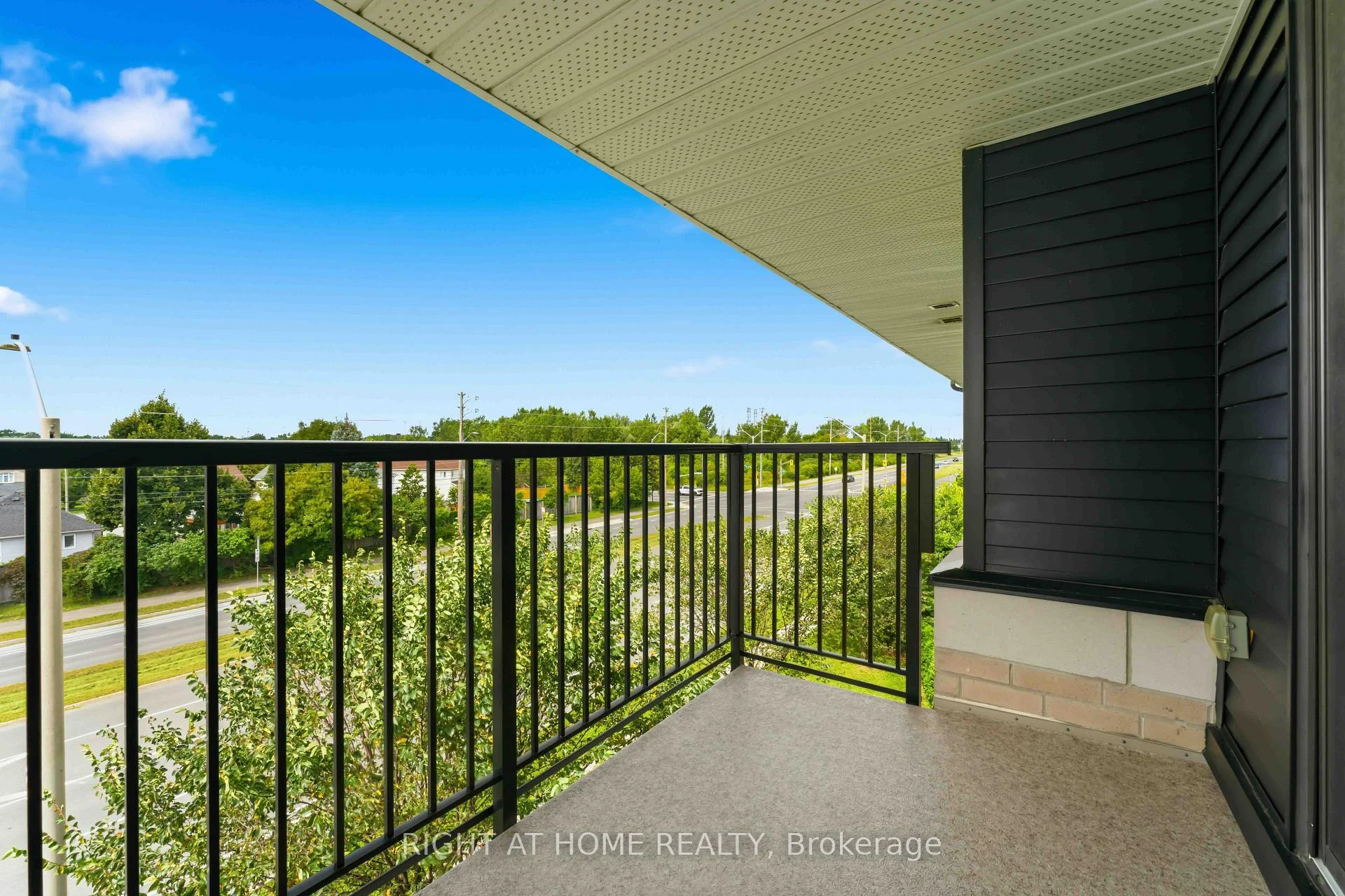 Photo 24 of Unit 405, 200 Winterfell Private, Ottawa, Hunt Club Park — HOMEH