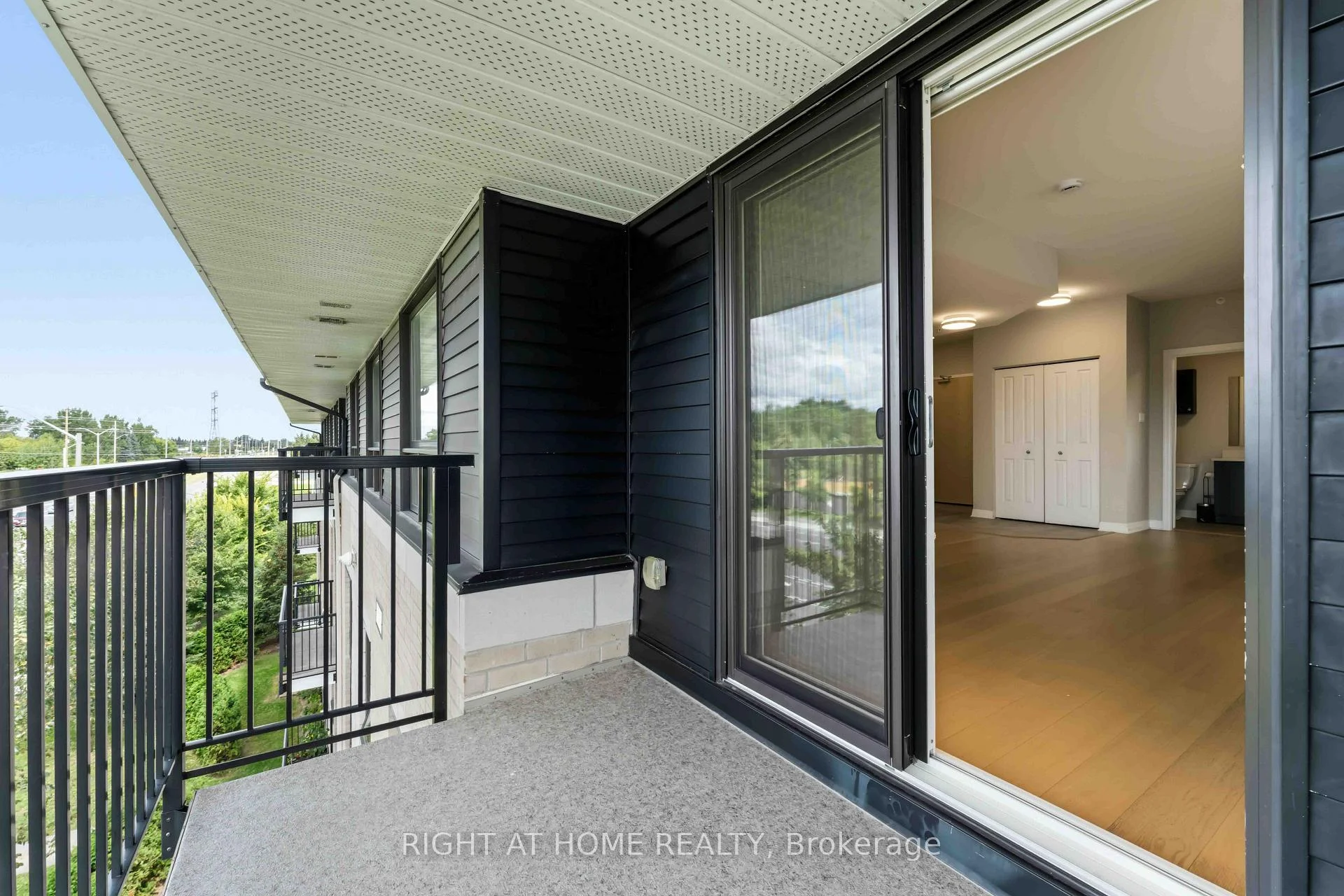 Photo 25 of Unit 405, 200 Winterfell Private, Ottawa, Hunt Club Park — HOMEH