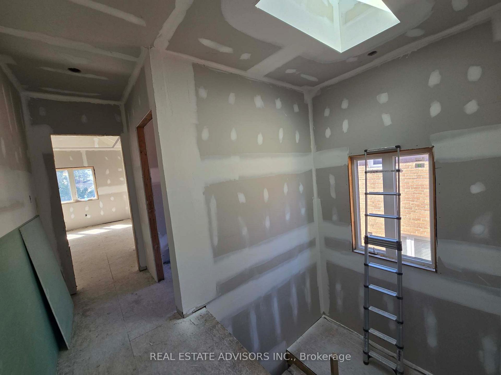Photo 6 of 68B Laurel Avenue, Scarborough, Kennedy Park — HOMEH