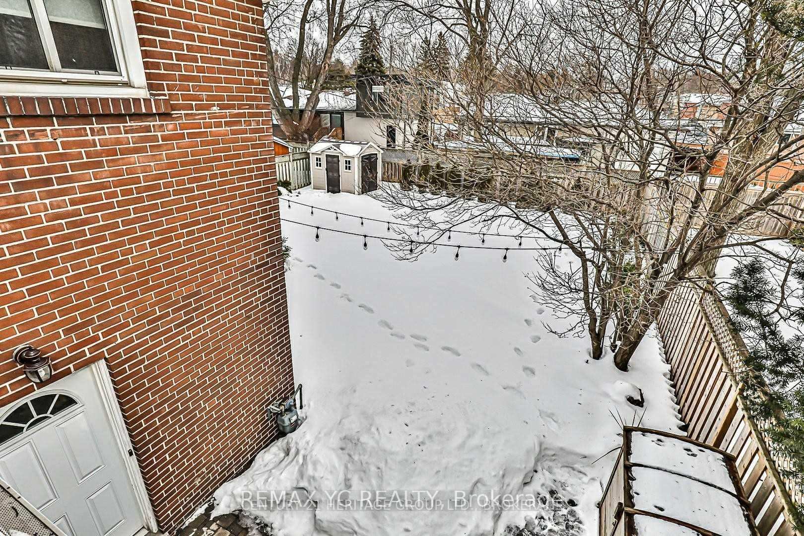 Photo 3 of Unit Bsmt, 12 Monarchwood Crescent, North York, Parkwoods-Donalda — HOMEH