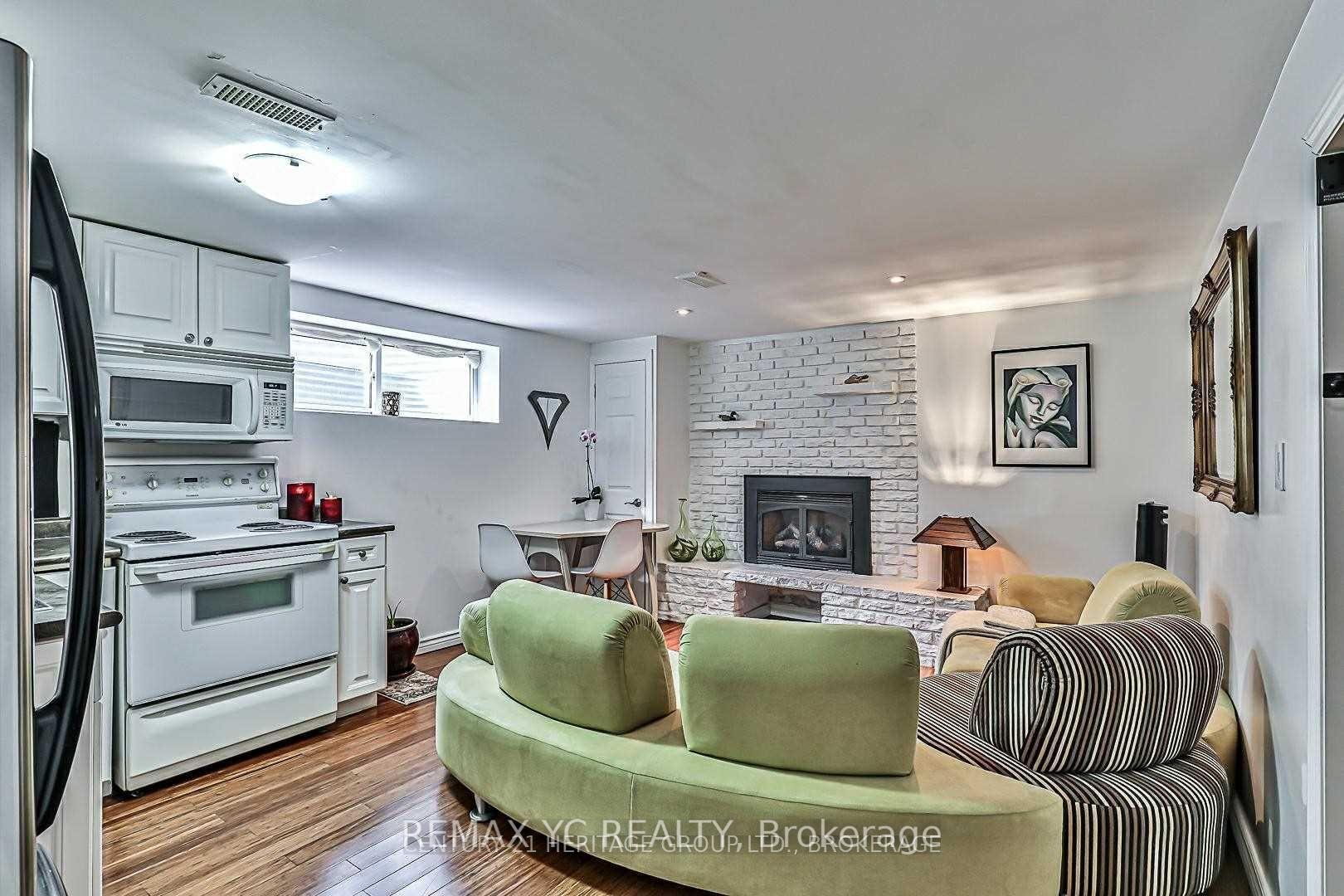 Photo 7 of Unit Bsmt, 12 Monarchwood Crescent, North York, Parkwoods-Donalda — HOMEH