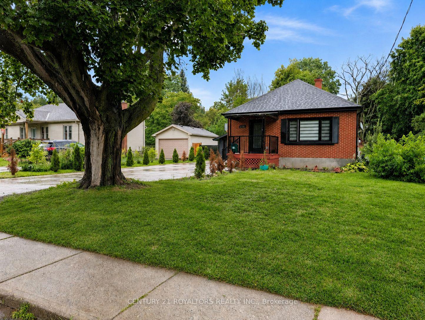 Photo of 336 Victoria Street N