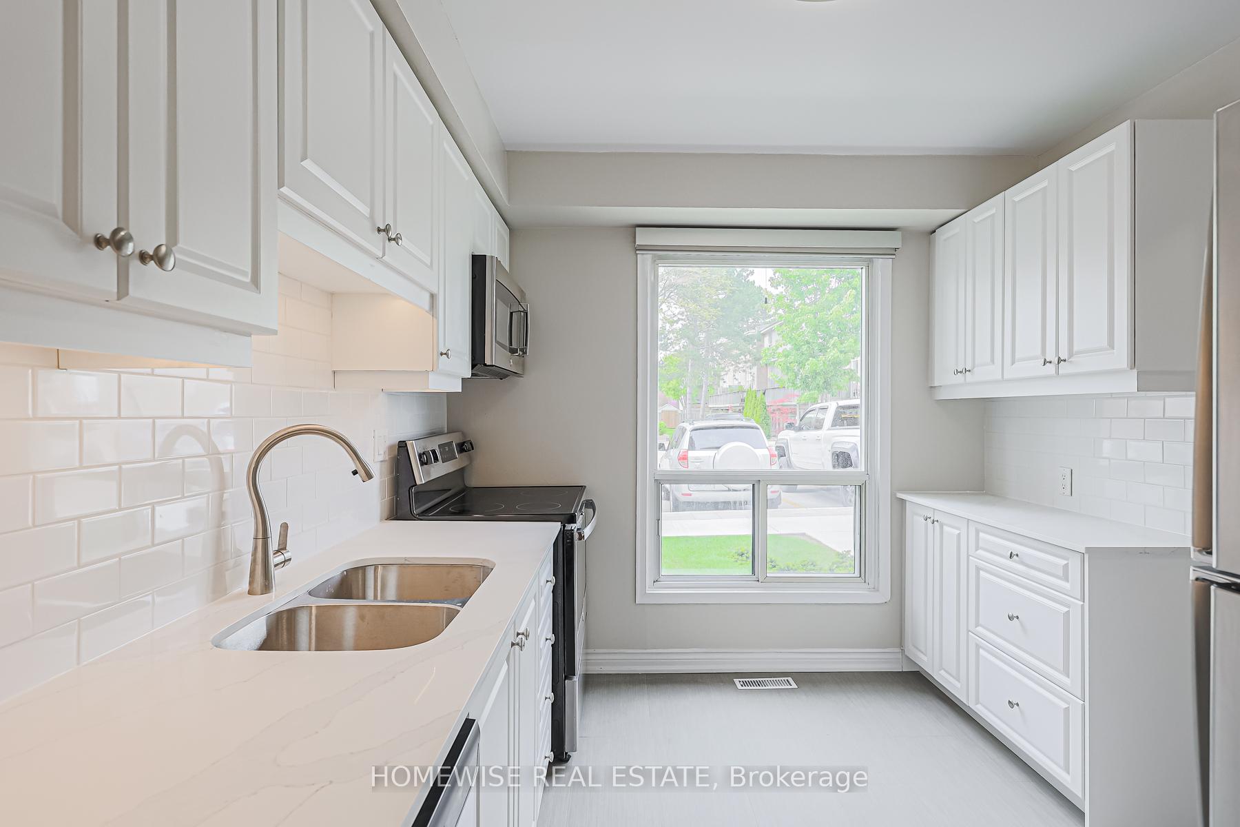 Photo 2 of Unit 25, 560 Waverly Street N, Oshawa, McLaughlin — HOMEH