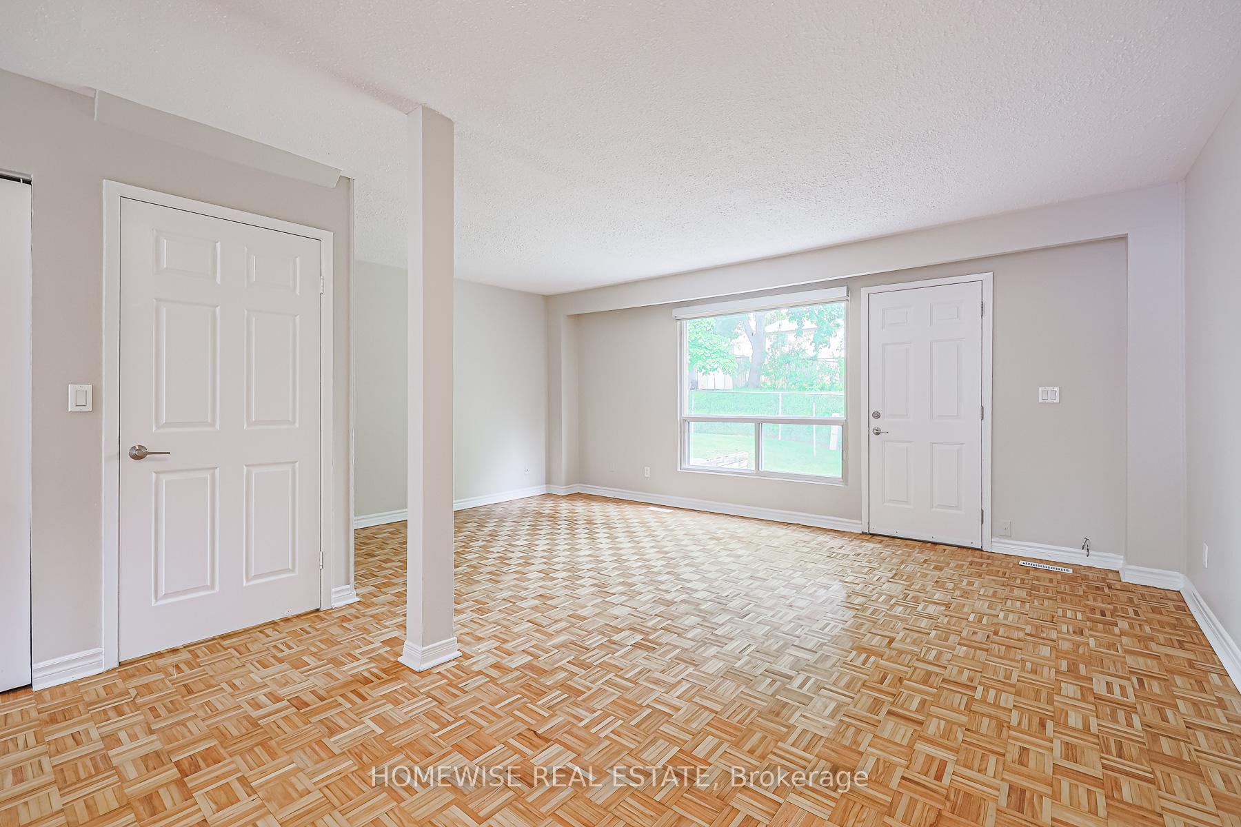 Photo 3 of Unit 25, 560 Waverly Street N, Oshawa, McLaughlin — HOMEH