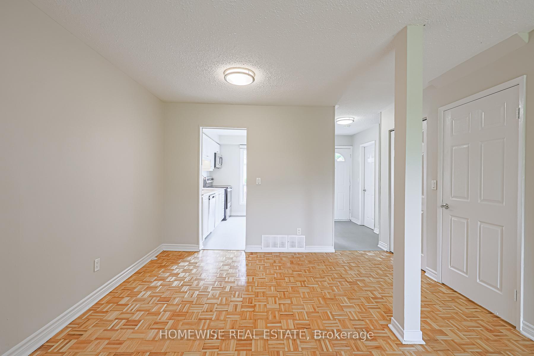 Photo 4 of Unit 25, 560 Waverly Street N, Oshawa, McLaughlin — HOMEH