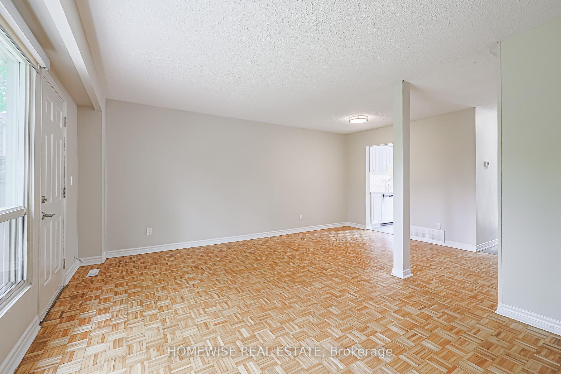 Photo 5 of Unit 25, 560 Waverly Street N, Oshawa, McLaughlin — HOMEH