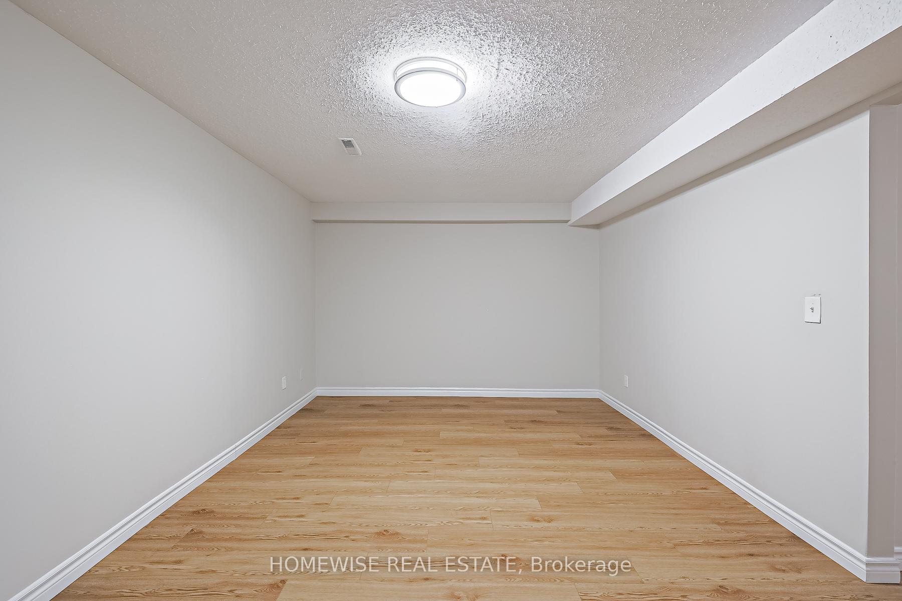 Photo 15 of Unit 25, 560 Waverly Street N, Oshawa, McLaughlin — HOMEH