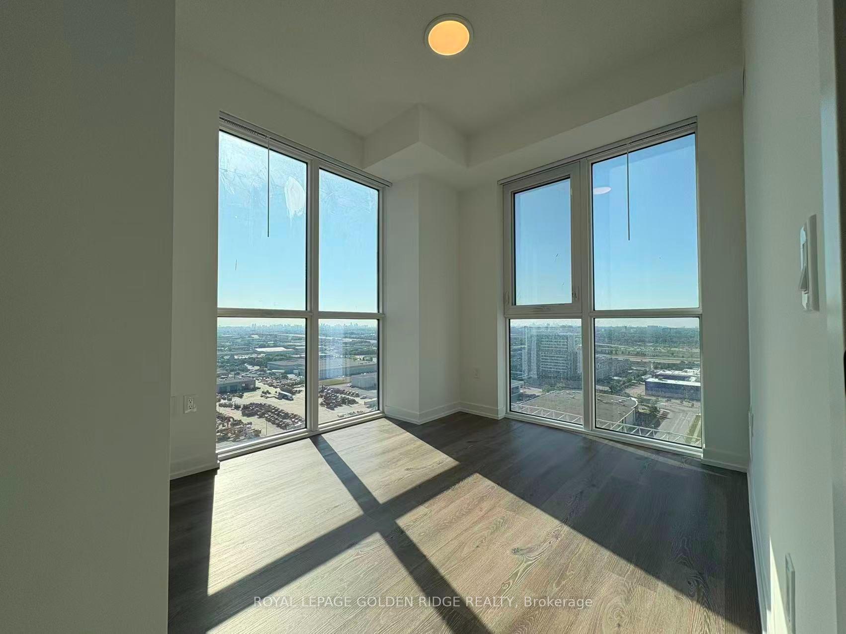 Photo 2 of Unit 2510, 28 Interchange Way, Vaughan, Vaughan Corporate Centre — HOMEH