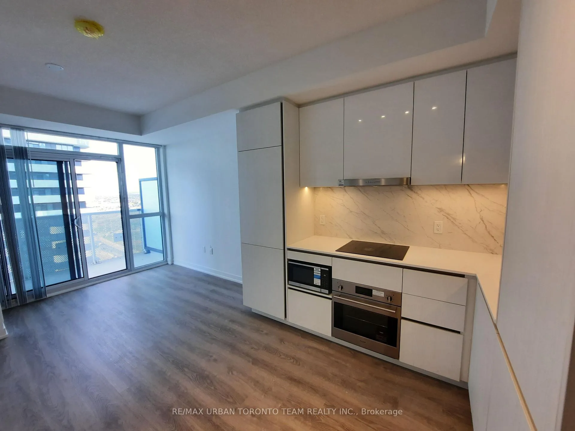 Photo 2 of Unit 1815, 8 Interchange Way, Vaughan, Vaughan Corporate Centre — HOMEH