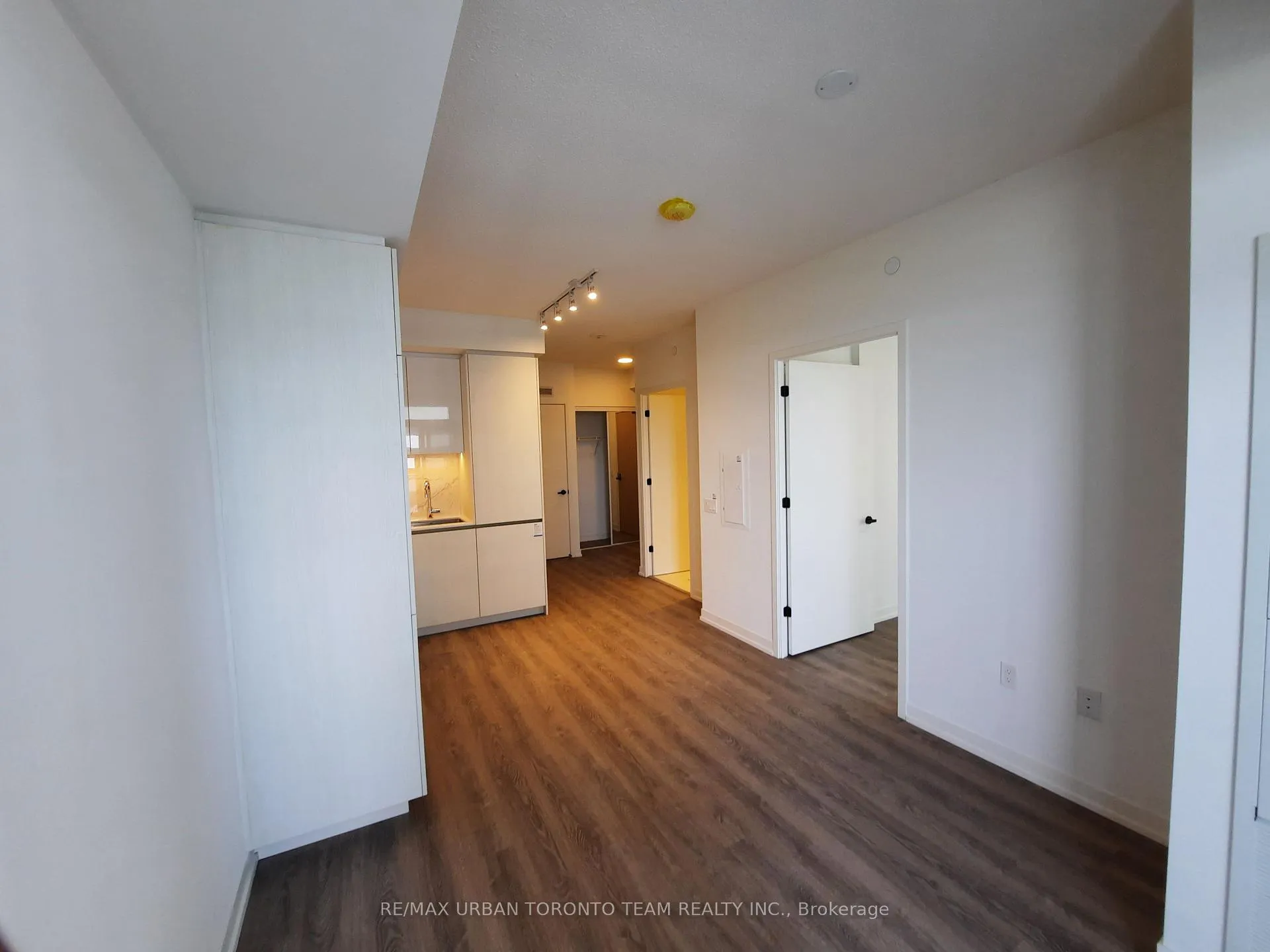 Photo 6 of Unit 1815, 8 Interchange Way, Vaughan, Vaughan Corporate Centre — HOMEH