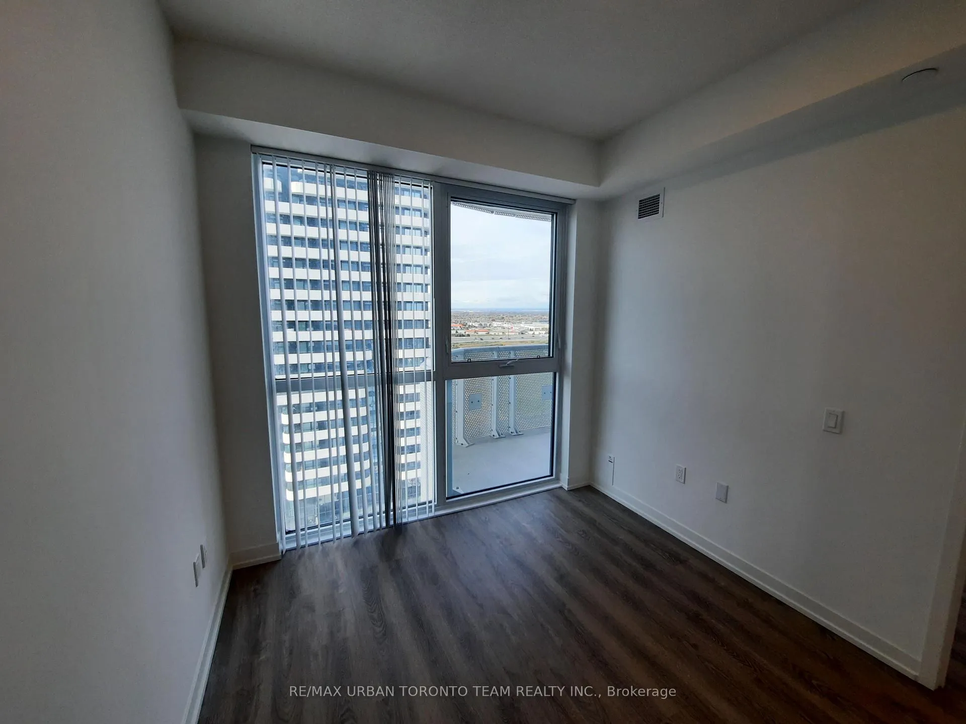 Photo 13 of Unit 1815, 8 Interchange Way, Vaughan, Vaughan Corporate Centre — HOMEH