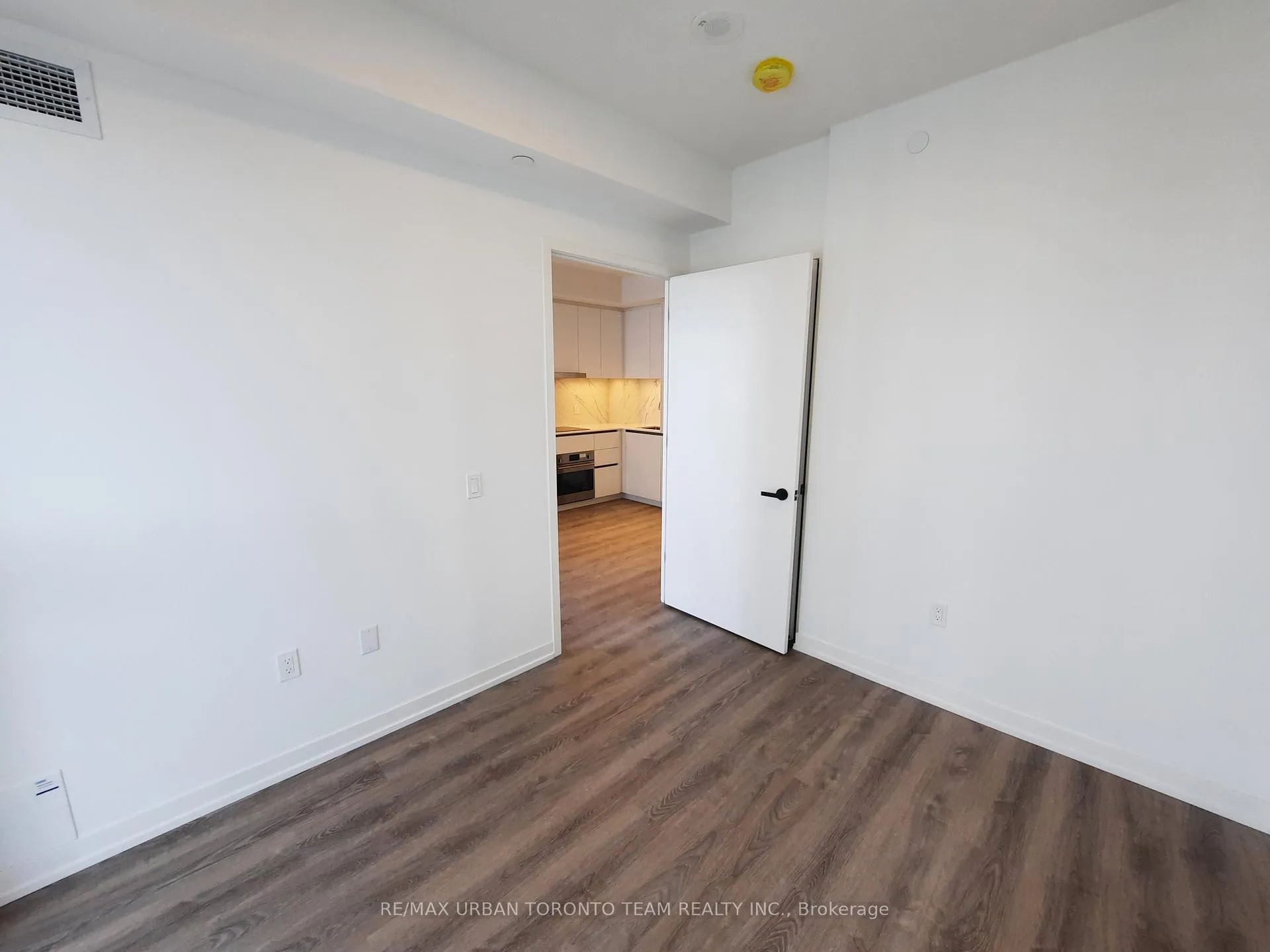 Photo 14 of Unit 1815, 8 Interchange Way, Vaughan, Vaughan Corporate Centre — HOMEH