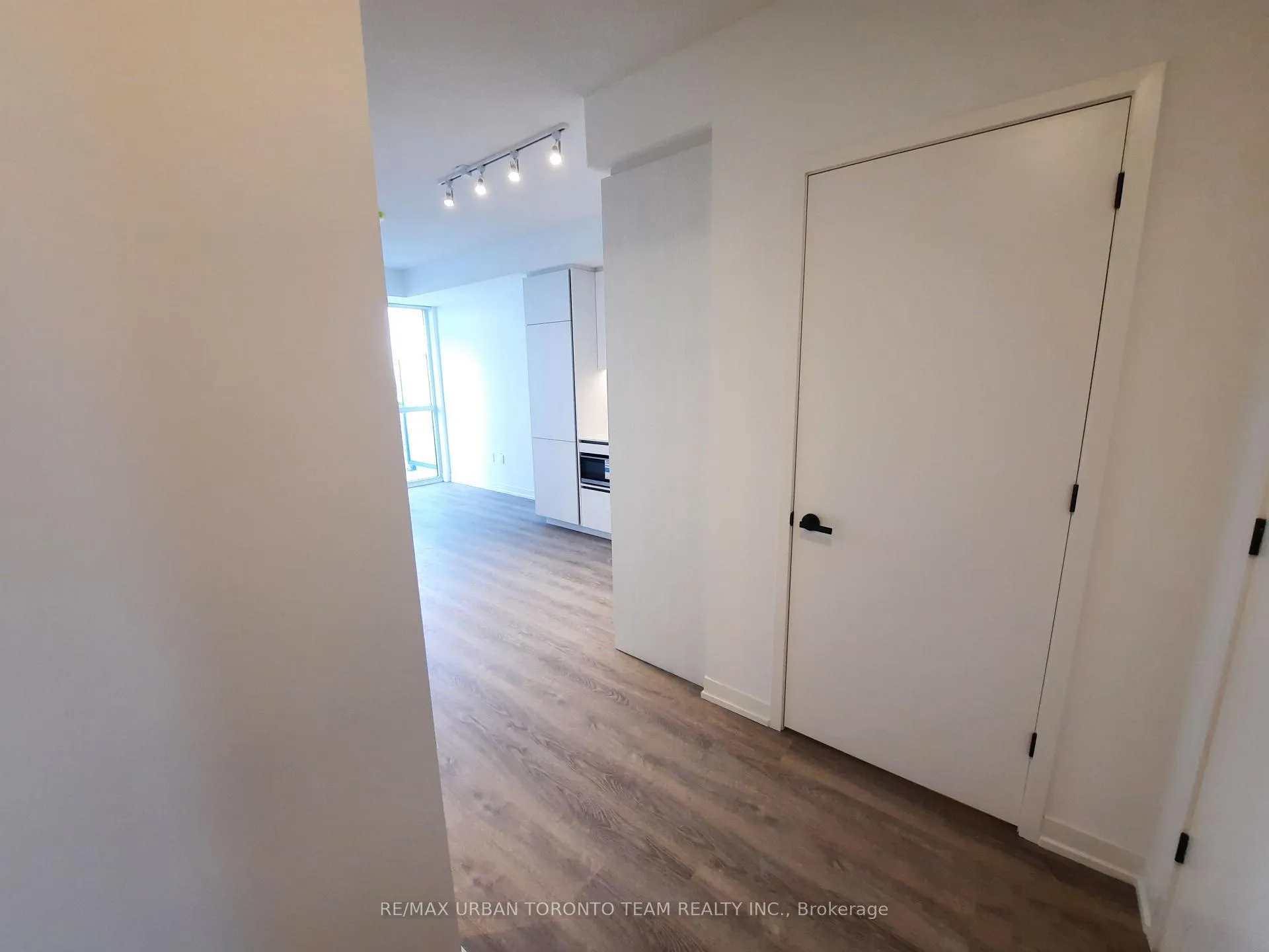 Photo 16 of Unit 1815, 8 Interchange Way, Vaughan, Vaughan Corporate Centre — HOMEH