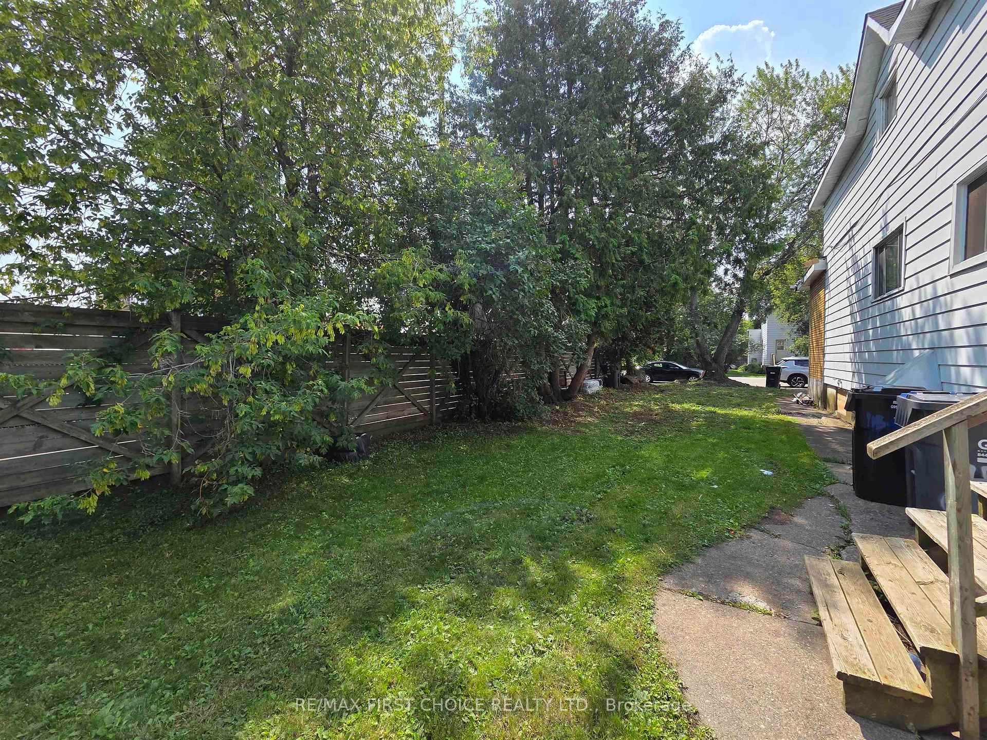 Photo 2 of 115 Cameron Street, Thunder Bay, East End — HOMEH