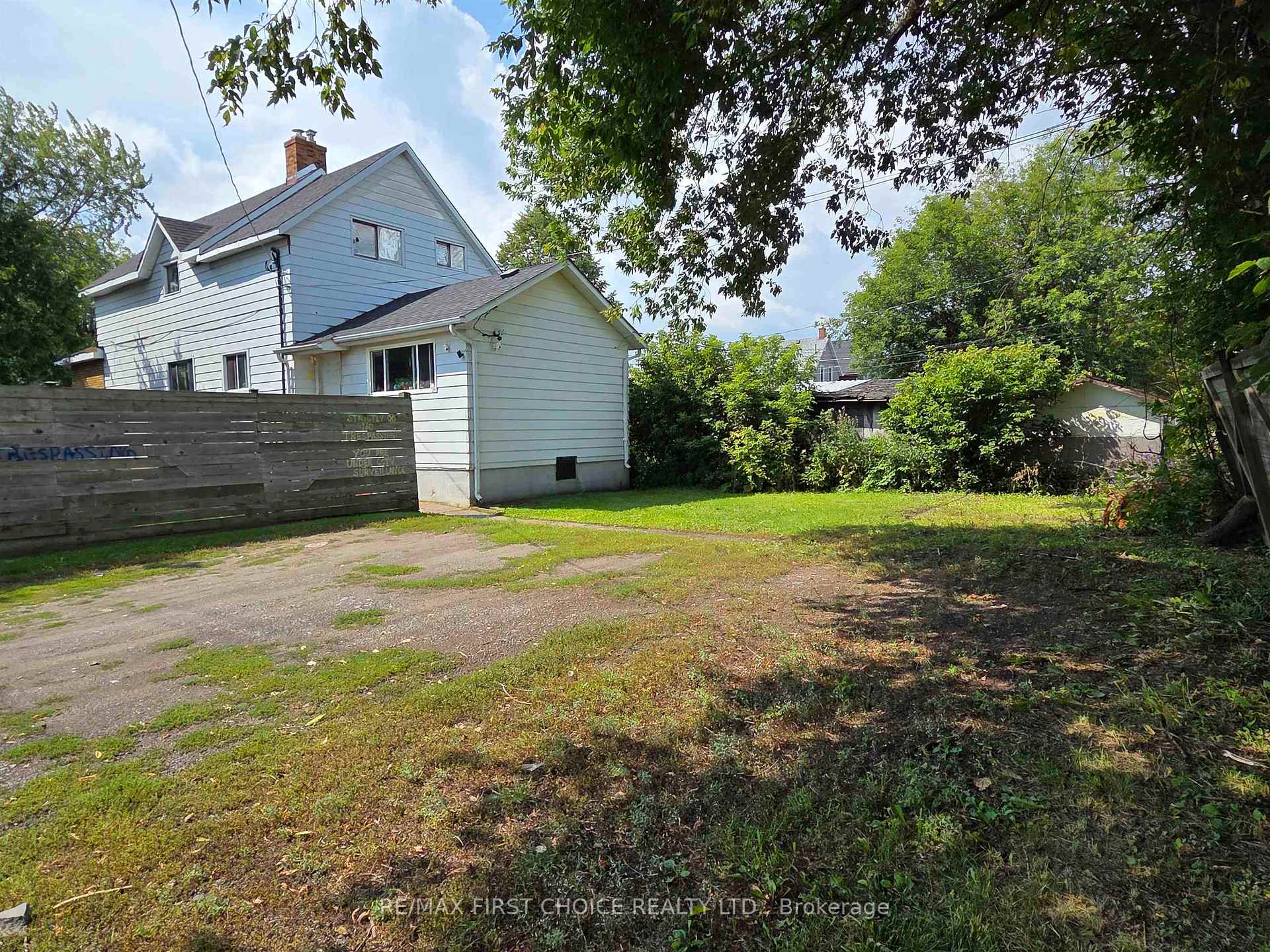 Photo 3 of 115 Cameron Street, Thunder Bay, East End — HOMEH