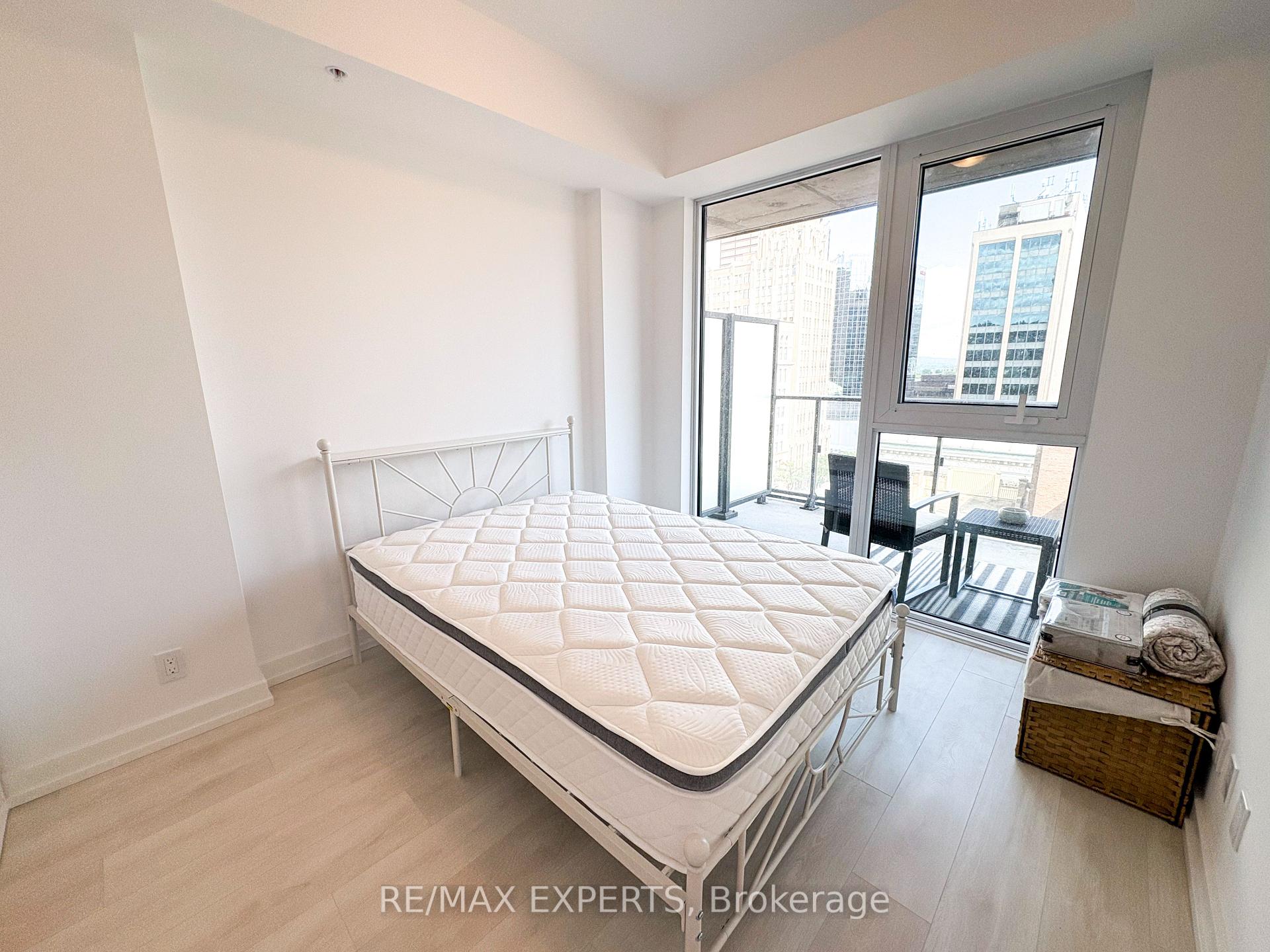 Photo 9 of Unit 905, 75 James Street, Hamilton, Corktown — HOMEH