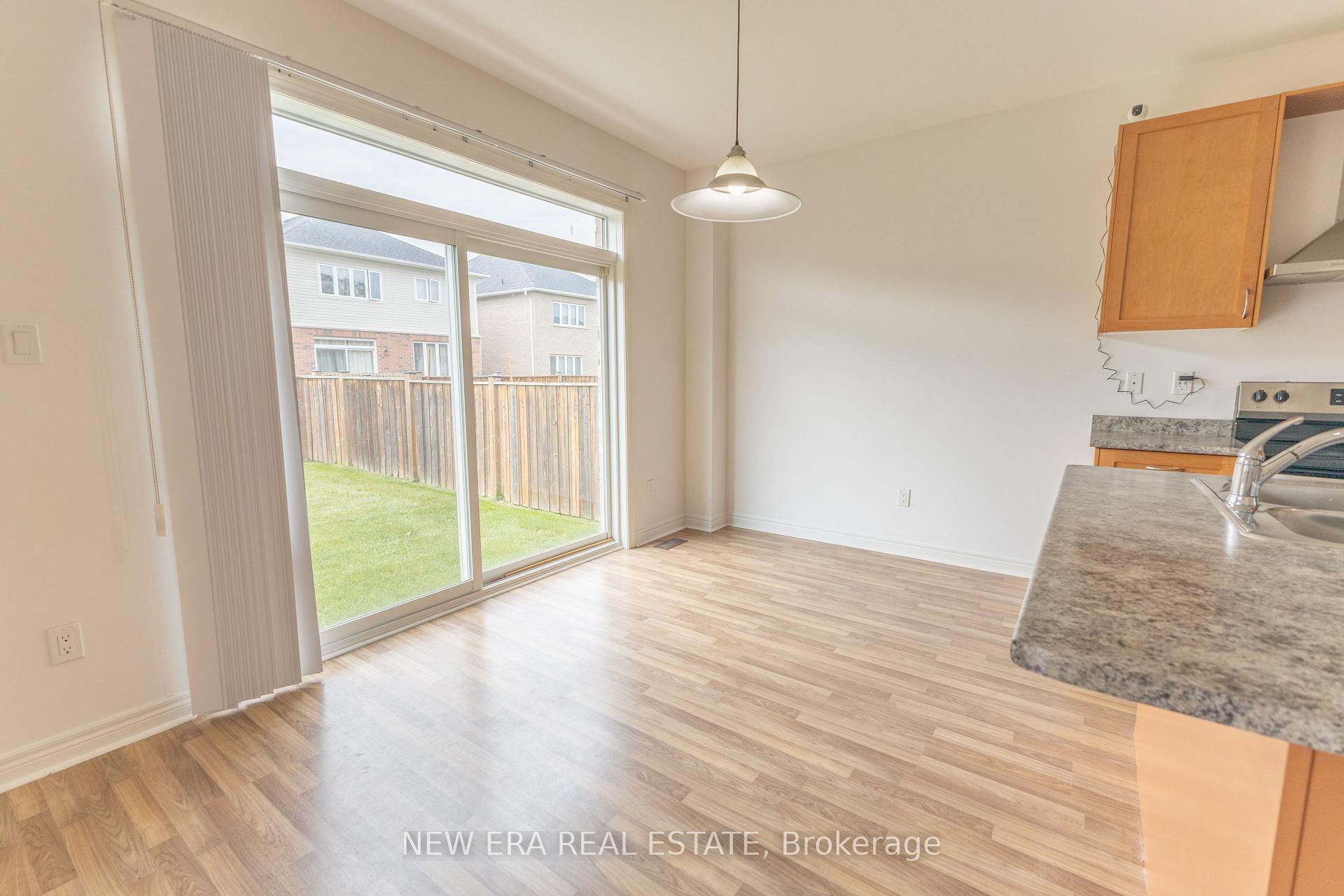 Photo 4 of 77 Barlow Place, Brant, Paris — HOMEH