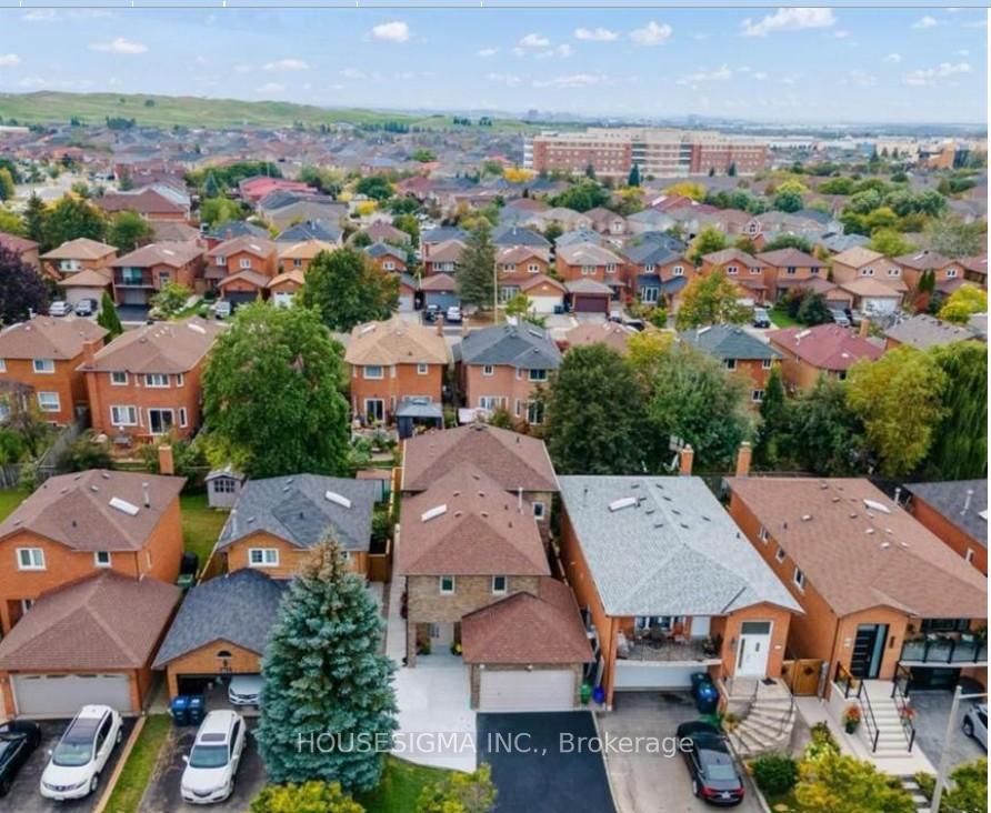 Front of Unit 1, 659 Roselaire Trail
