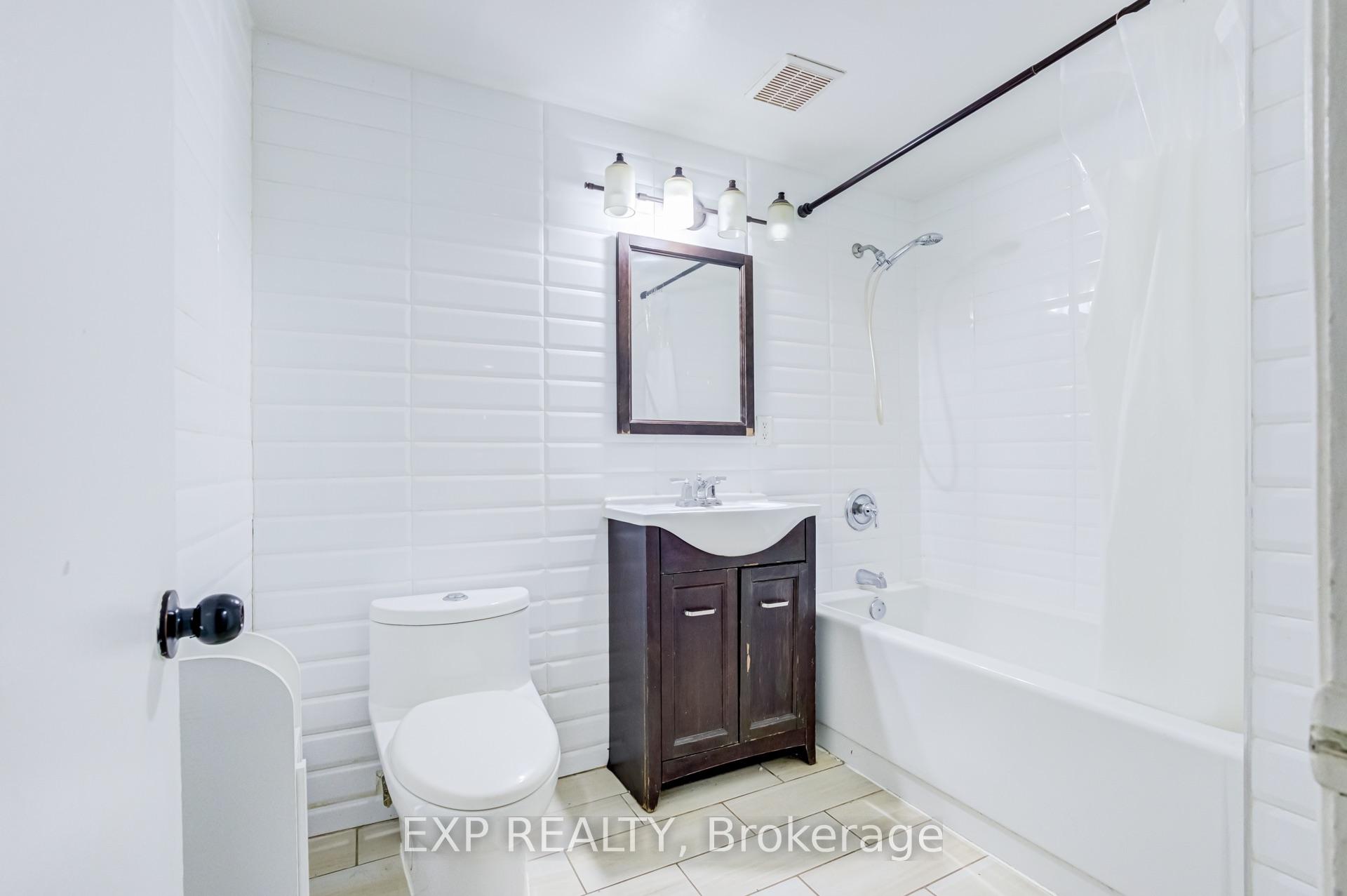 Photo 10 of Unit Lower, 767 Marlee Avenue, North York, Yorkdale-Glen Park — HOMEH