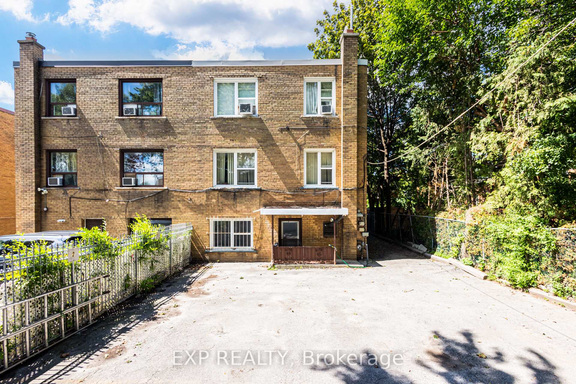 Photo 11 of Unit Lower, 767 Marlee Avenue, North York, Yorkdale-Glen Park — HOMEH