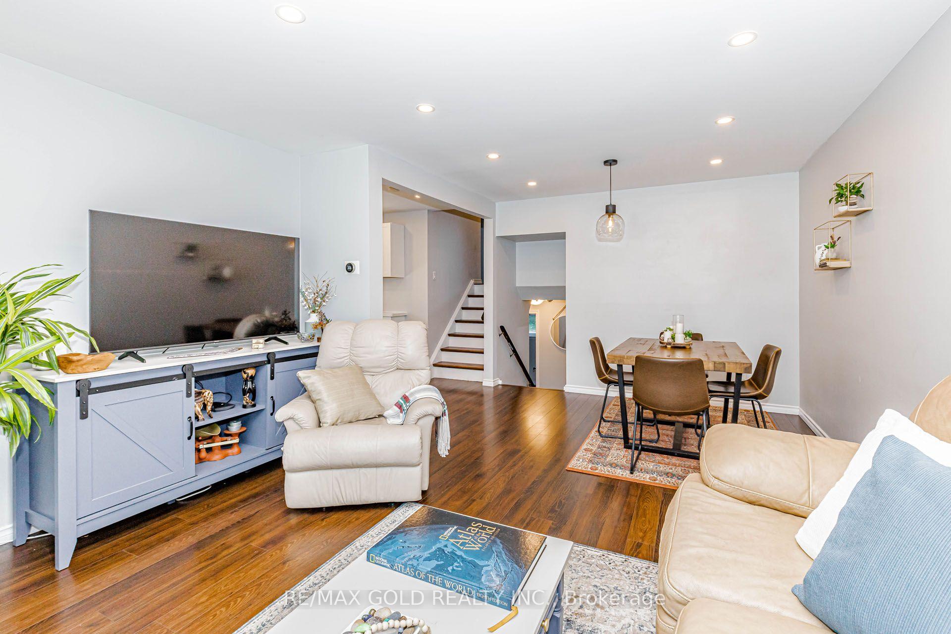 Photo 7 of 45 Grange Drive, Brampton, Northwood Park — HOMEH