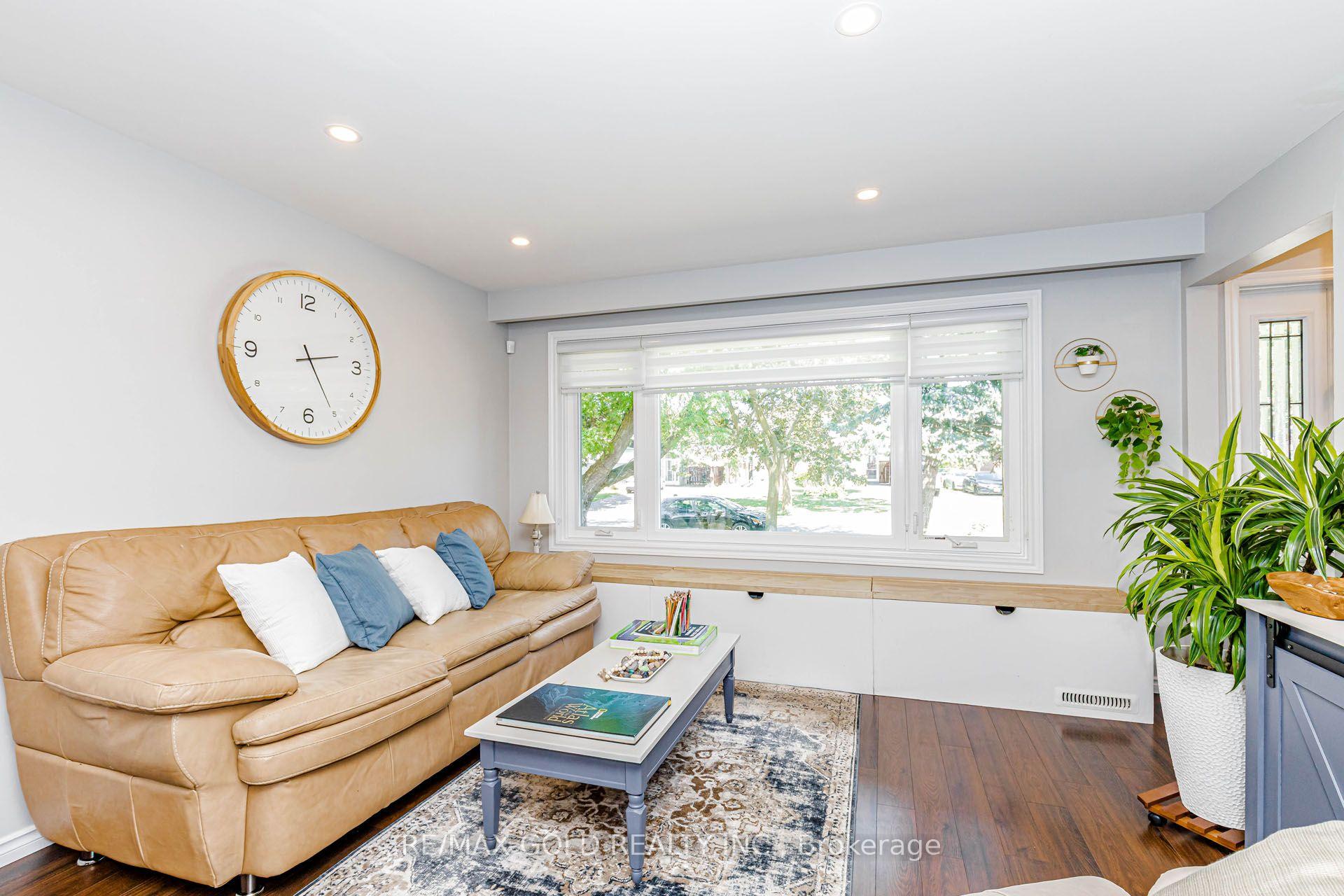 Photo 9 of 45 Grange Drive, Brampton, Northwood Park — HOMEH