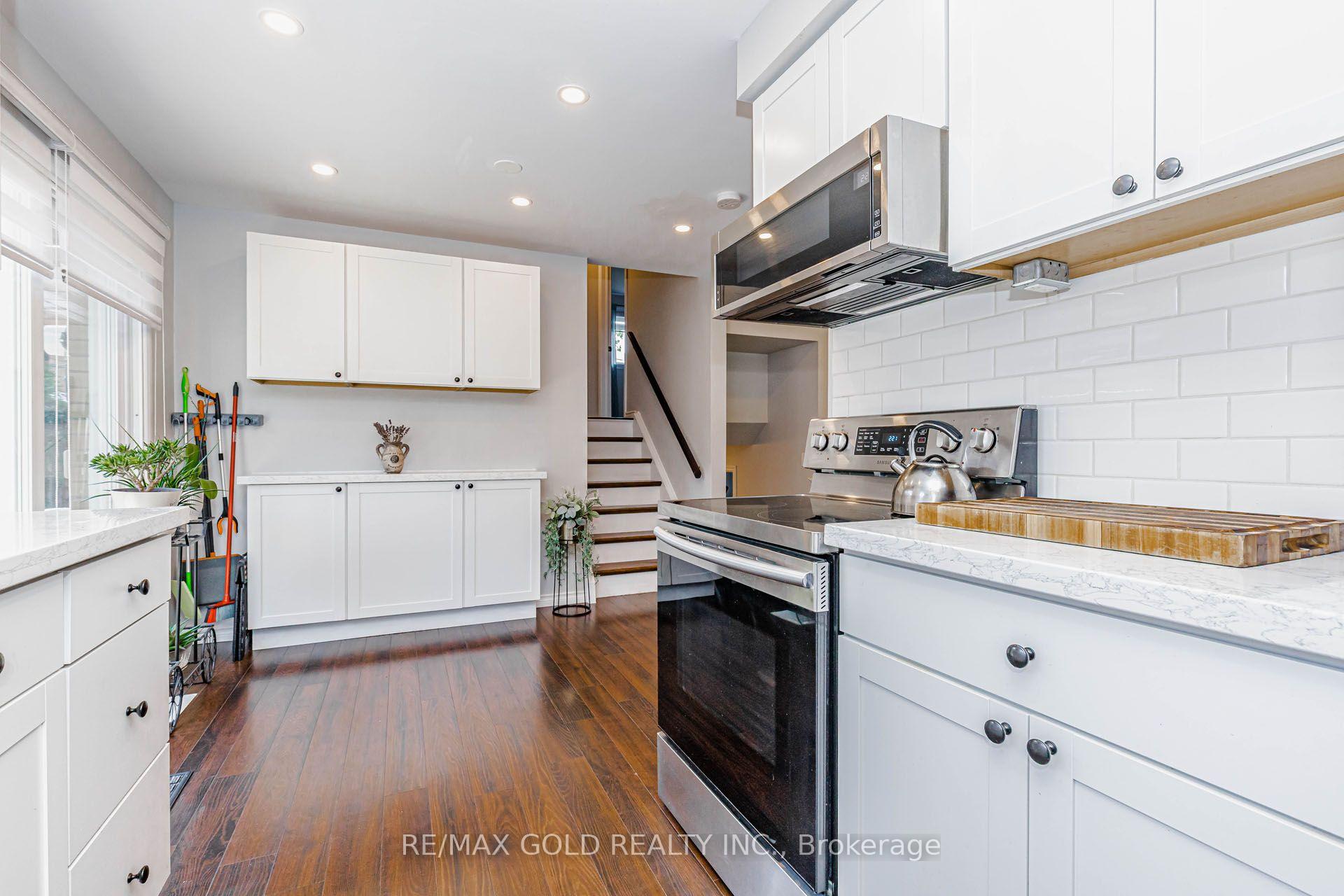 Photo 17 of 45 Grange Drive, Brampton, Northwood Park — HOMEH