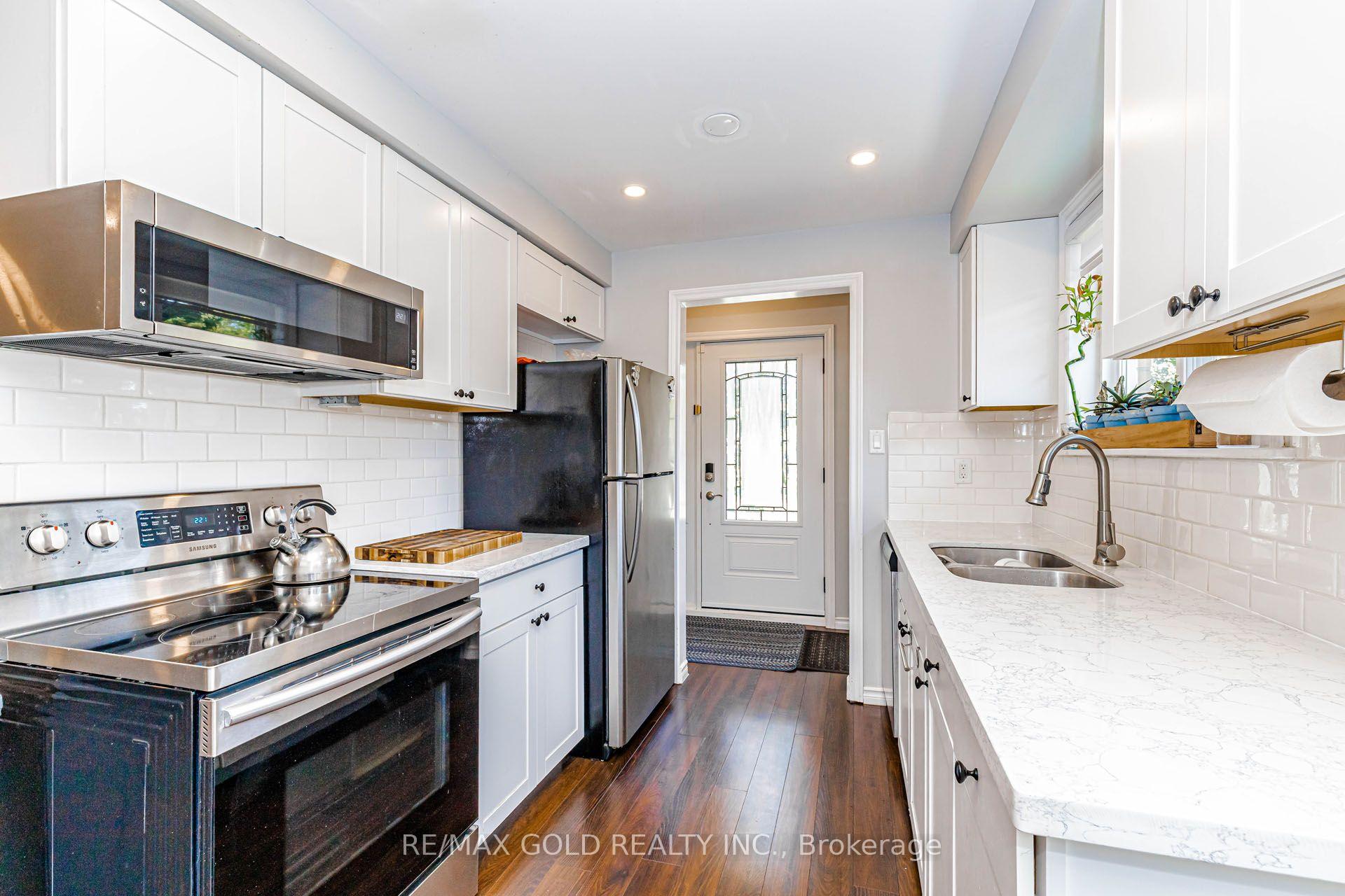 Photo 19 of 45 Grange Drive, Brampton, Northwood Park — HOMEH