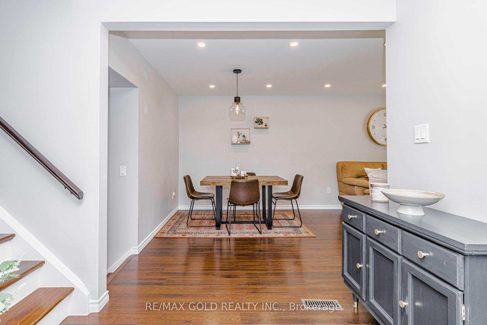 Photo 20 of 45 Grange Drive, Brampton, Northwood Park — HOMEH
