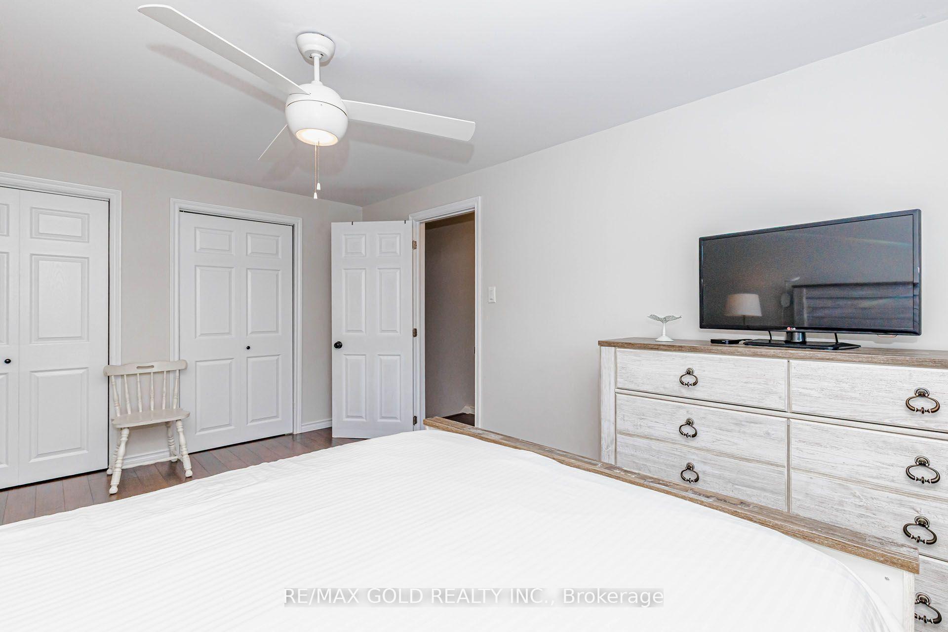Photo 23 of 45 Grange Drive, Brampton, Northwood Park — HOMEH