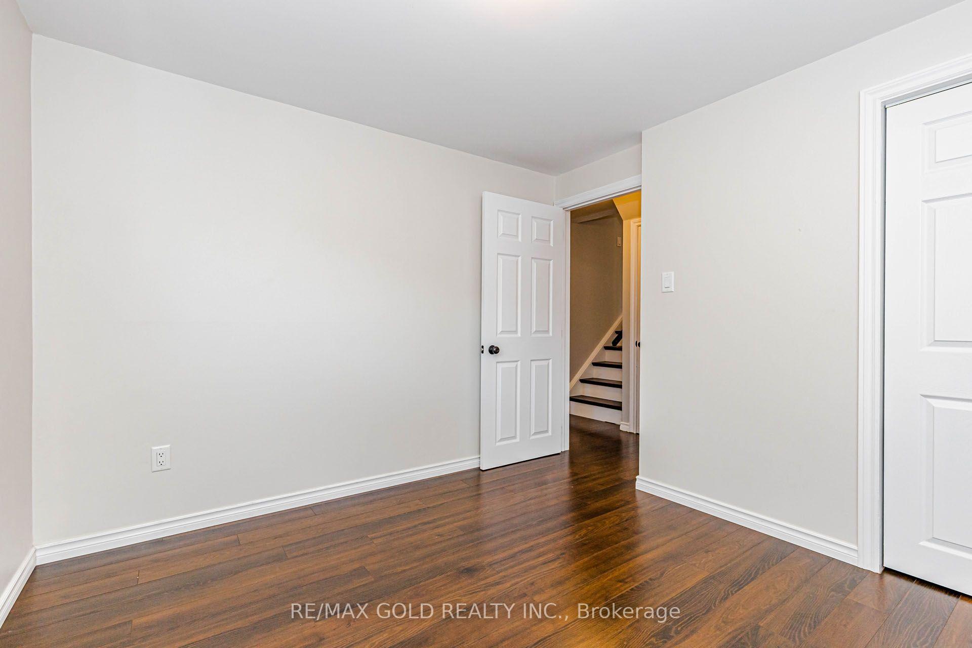 Photo 37 of 45 Grange Drive, Brampton, Northwood Park — HOMEH