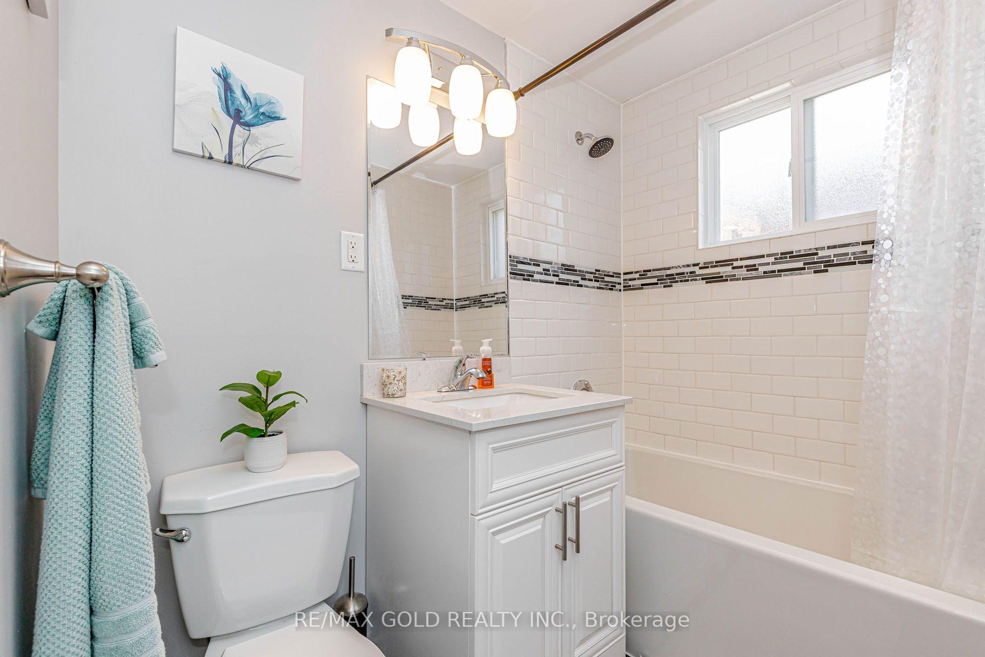 Photo 39 of 45 Grange Drive, Brampton, Northwood Park — HOMEH
