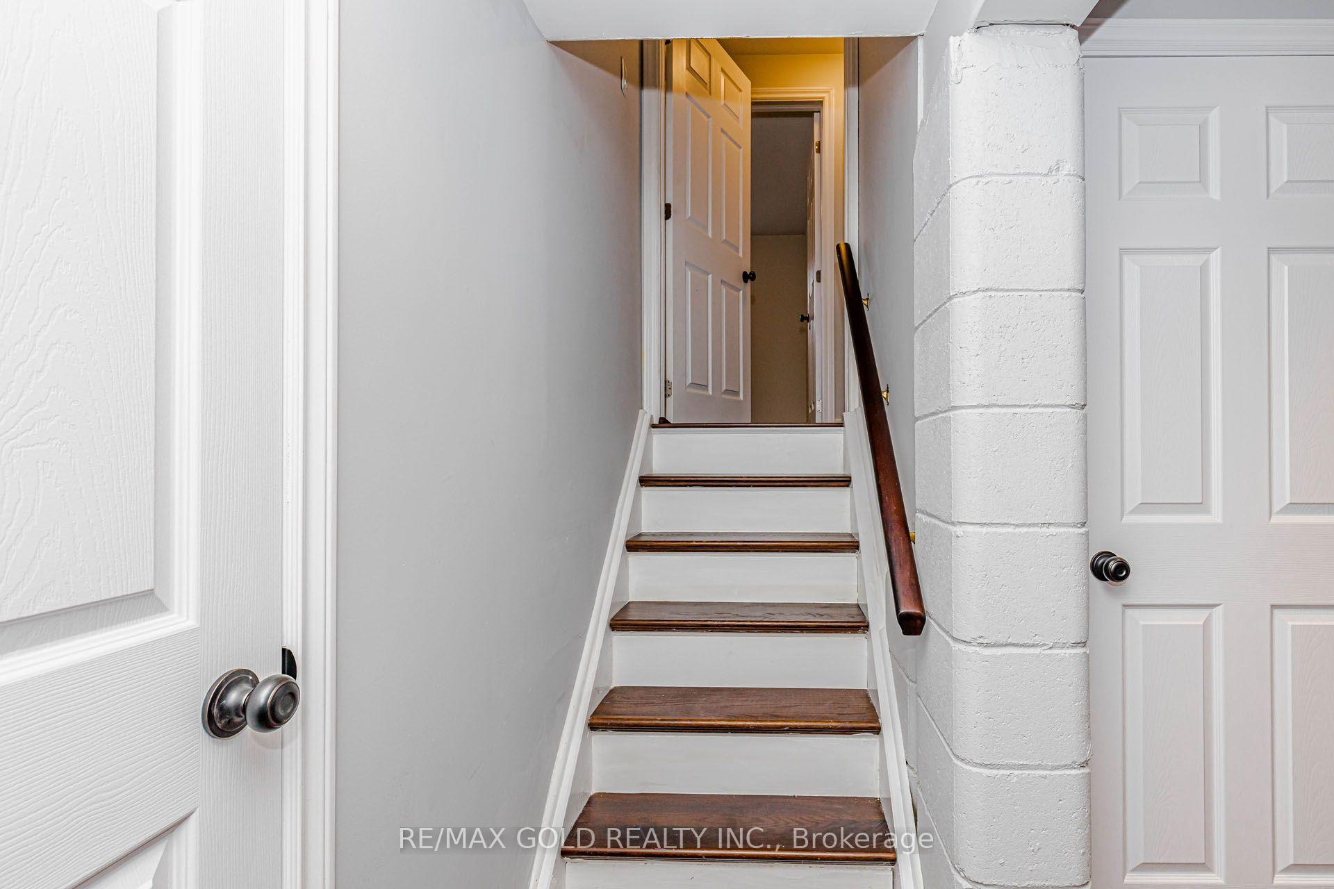 Photo 40 of 45 Grange Drive, Brampton, Northwood Park — HOMEH