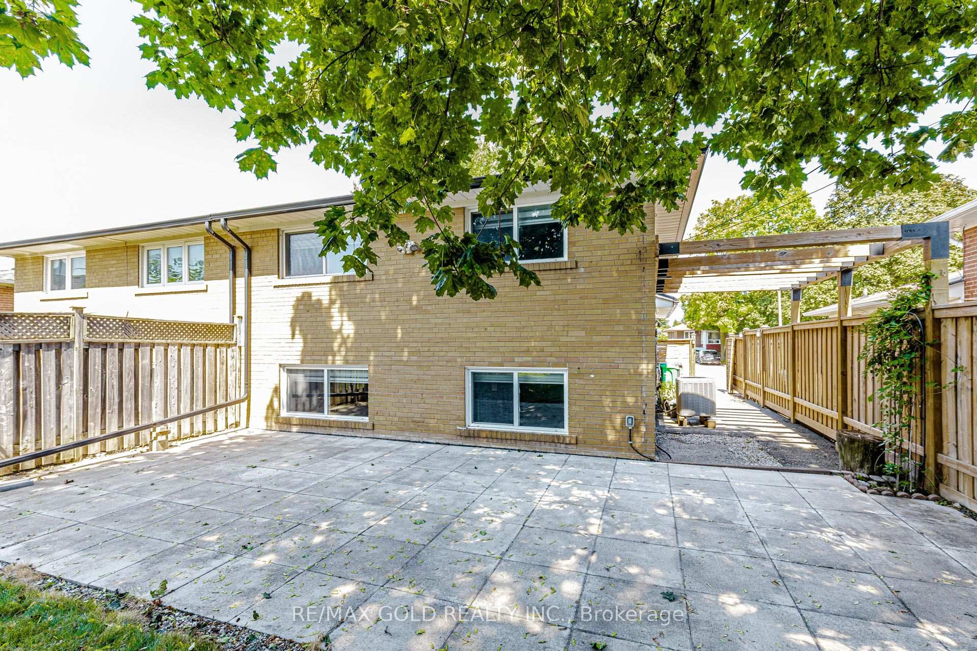 Photo 50 of 45 Grange Drive, Brampton, Northwood Park — HOMEH