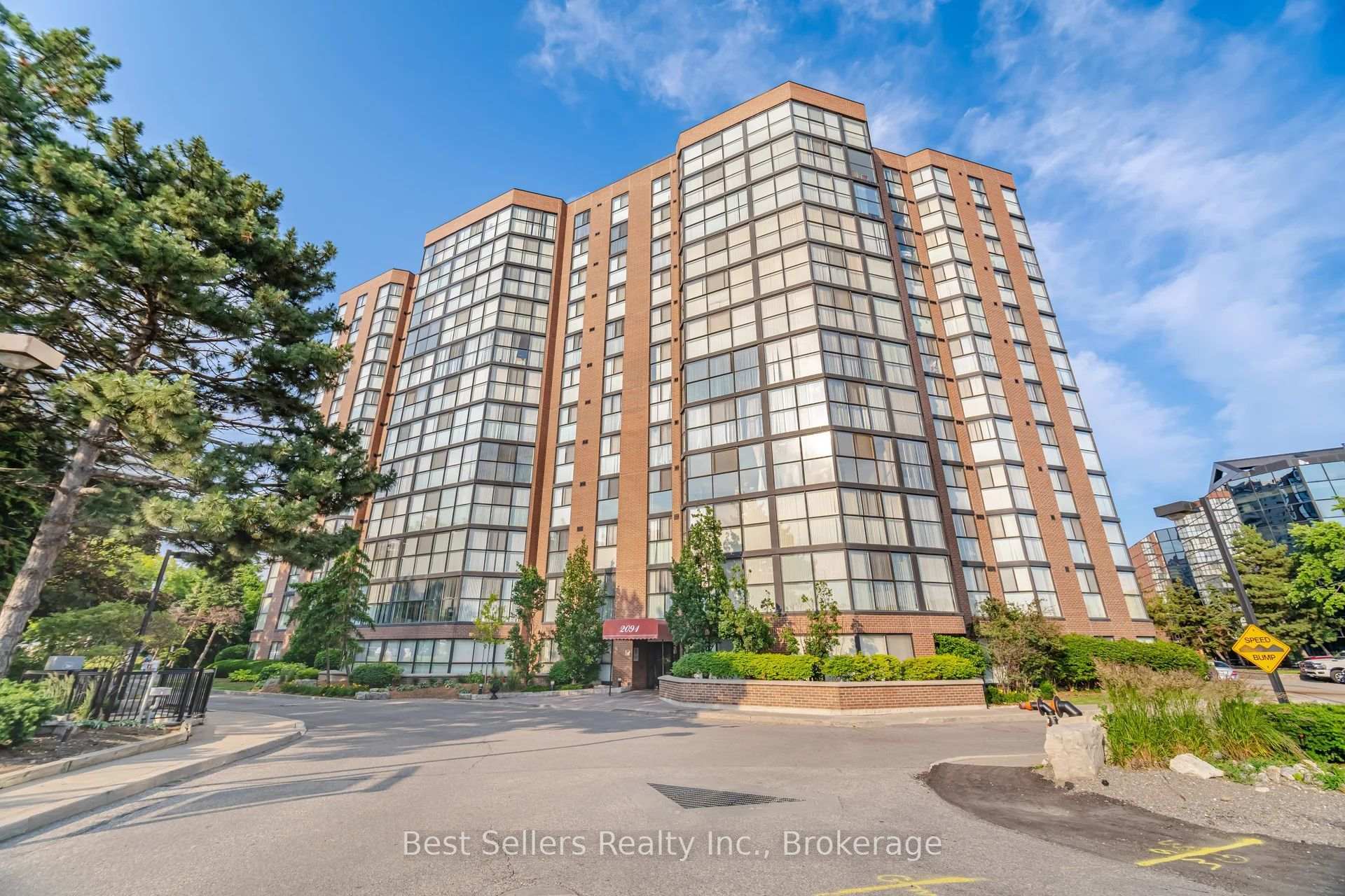Front of Unit 411, 2091 Hurontario Street