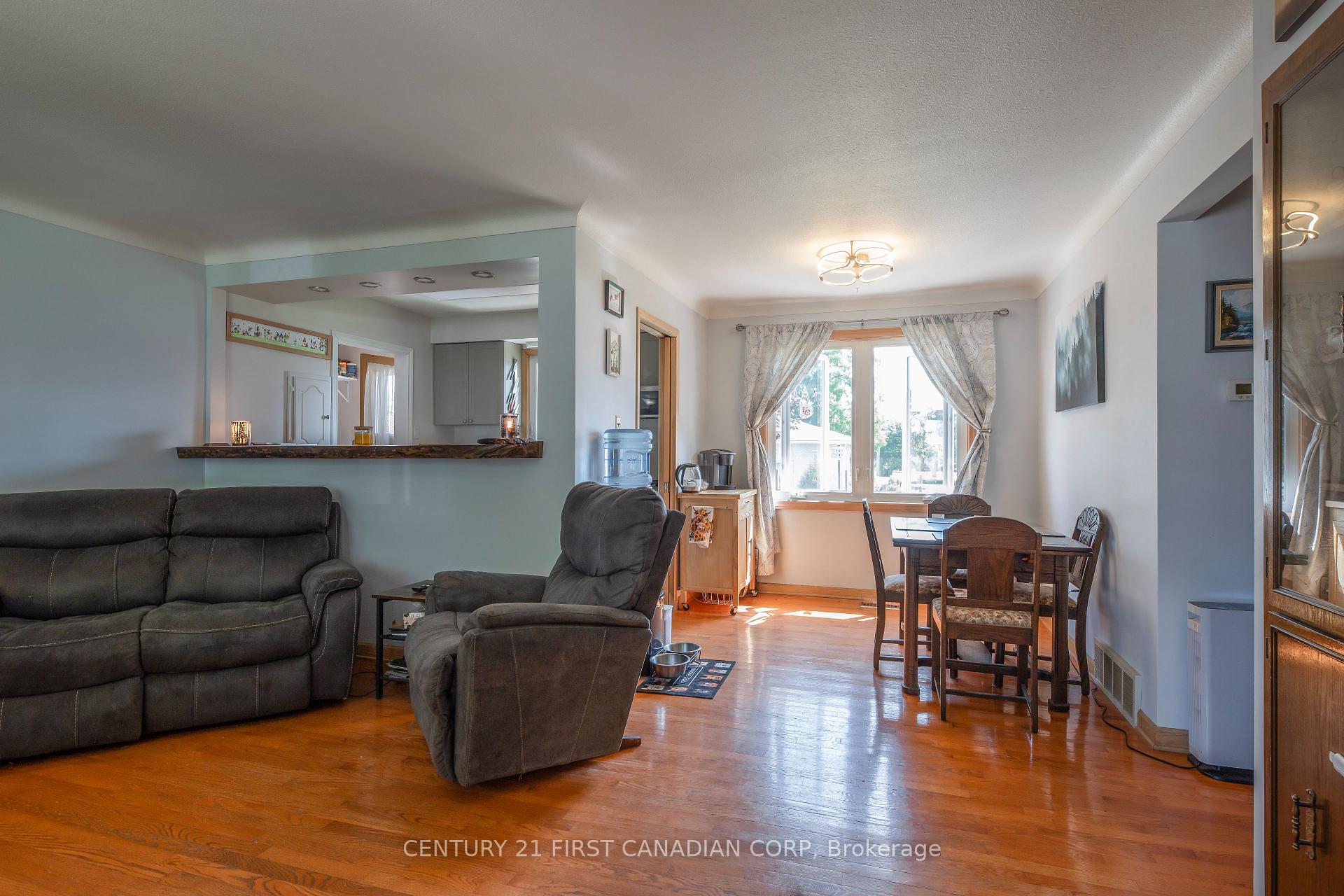 Photo 15 of 11 Sunset Avenue, Warwick, Watford — HOMEH