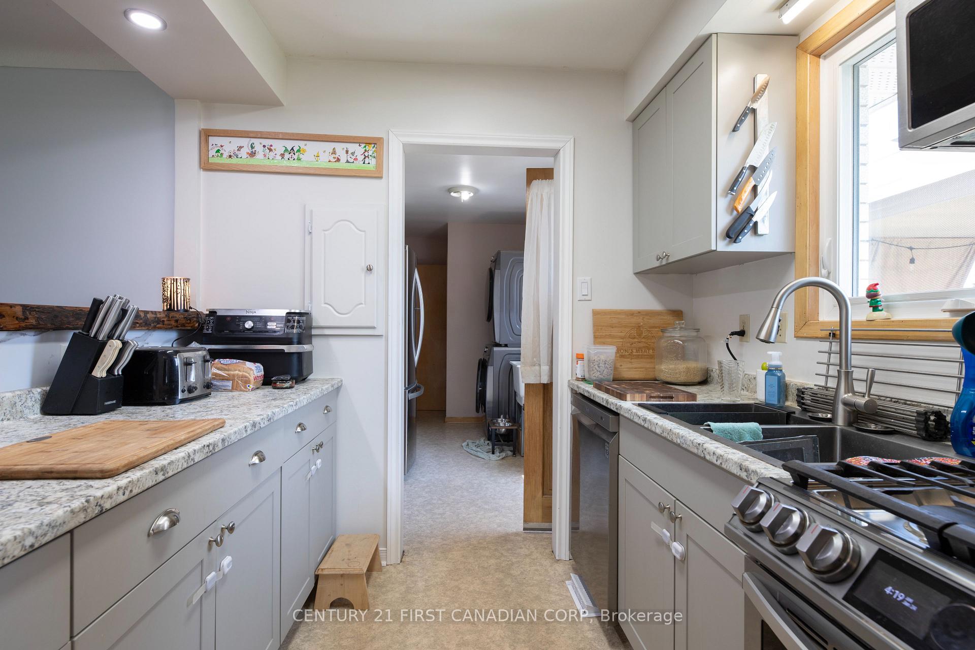 Photo 20 of 11 Sunset Avenue, Warwick, Watford — HOMEH