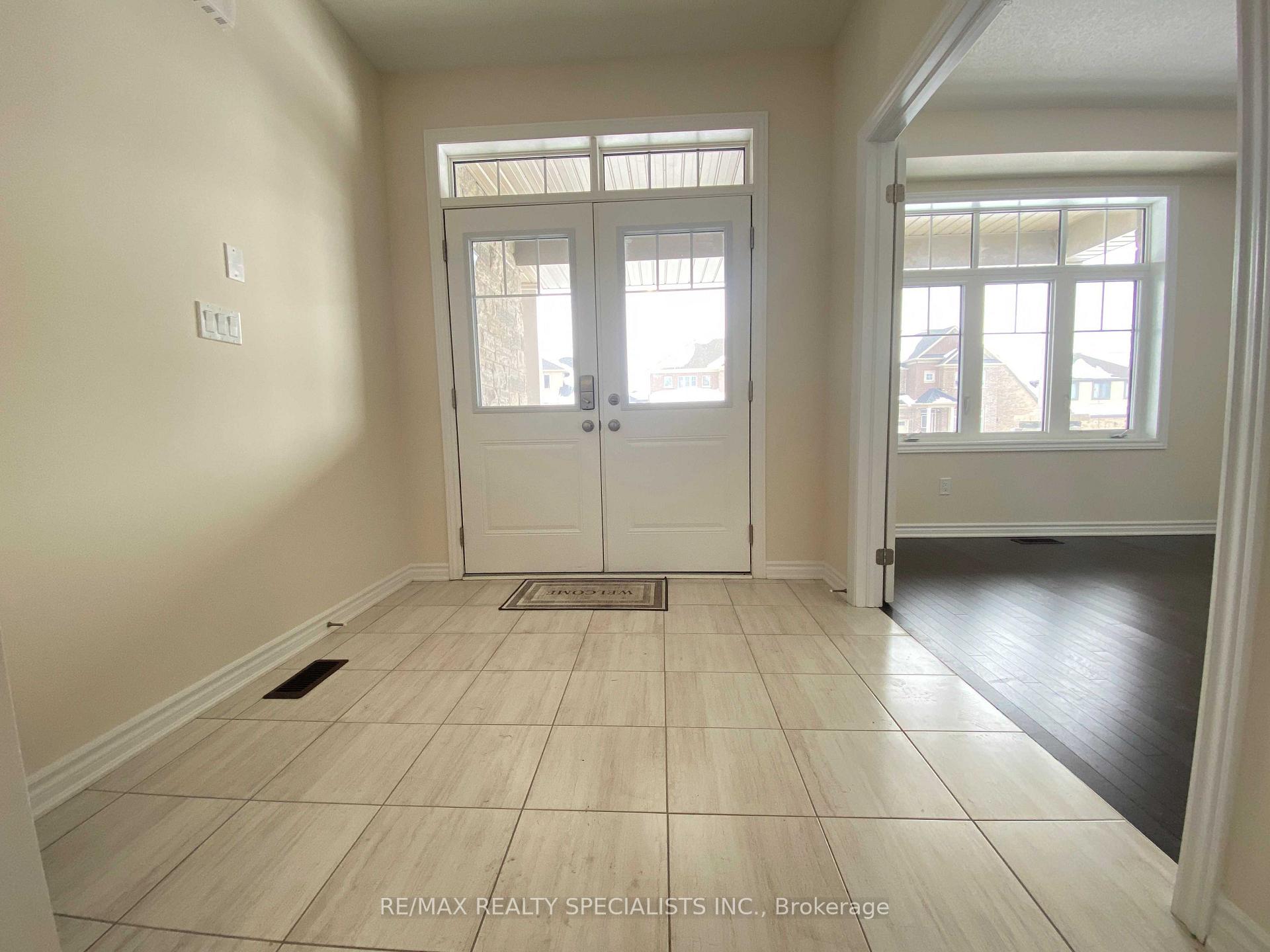 Photo 3 of 17 Oriole Crescent, Port Colborne, Main Street — HOMEH