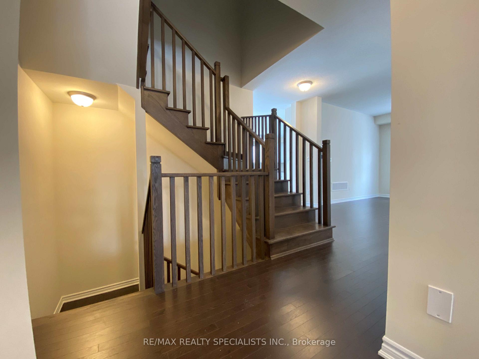 Photo 15 of 17 Oriole Crescent, Port Colborne, Main Street — HOMEH