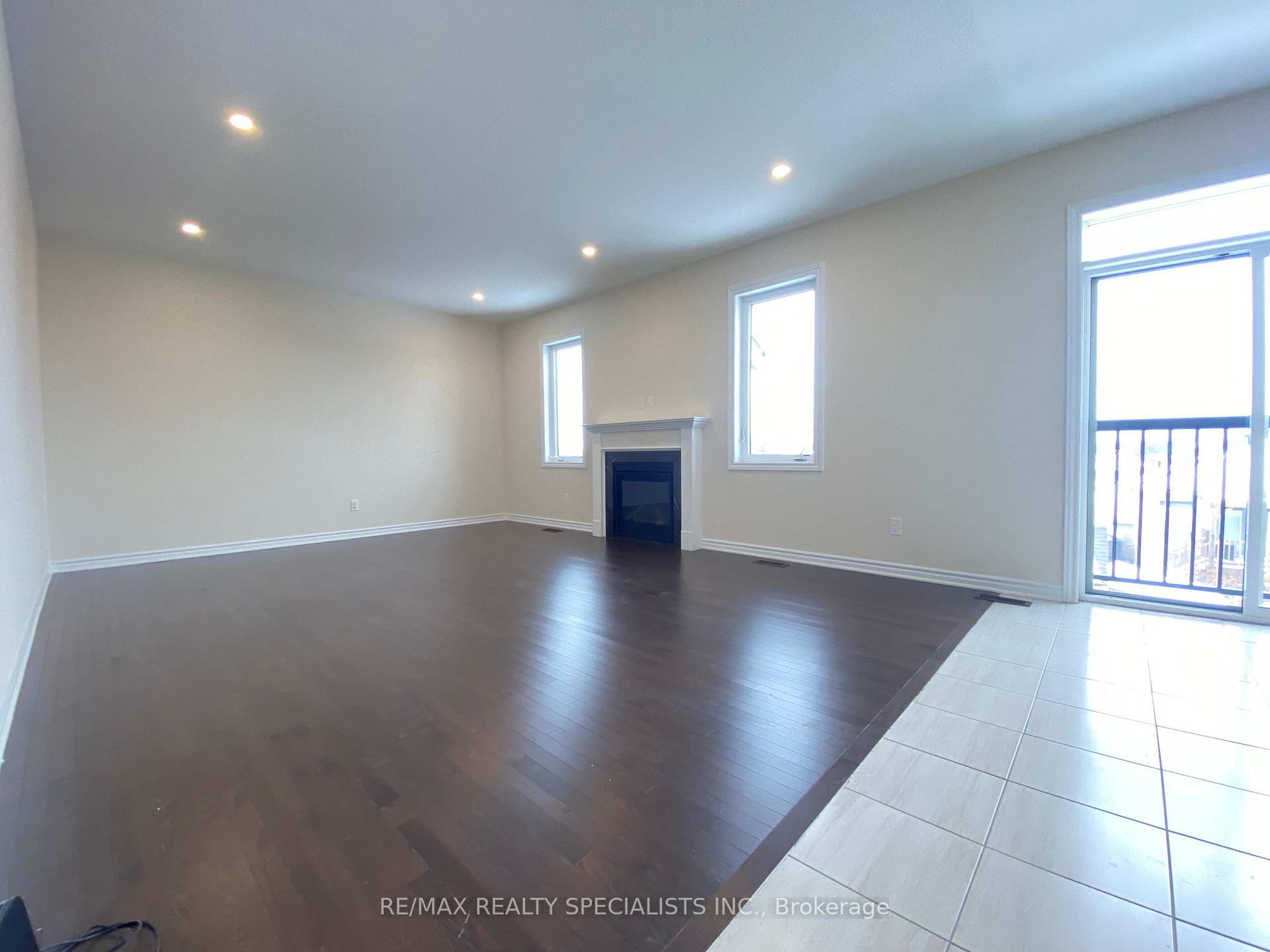 Photo 19 of 17 Oriole Crescent, Port Colborne, Main Street — HOMEH