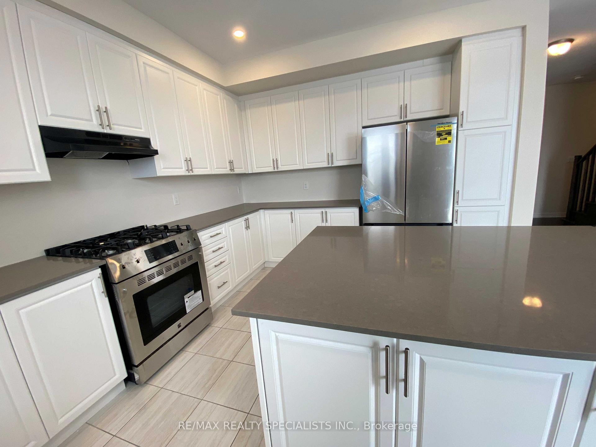 Photo 27 of 17 Oriole Crescent, Port Colborne, Main Street — HOMEH